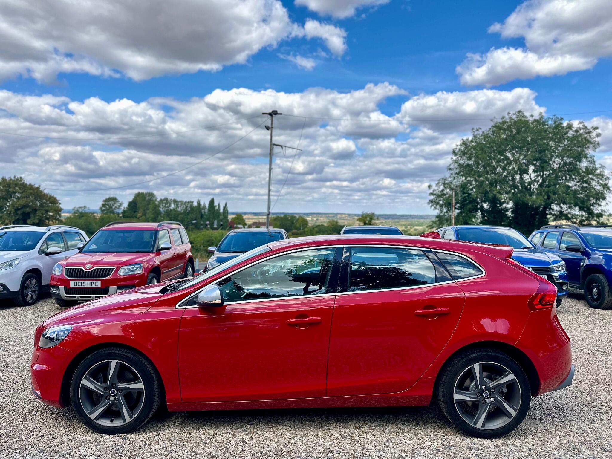 Volvo V40 view 9