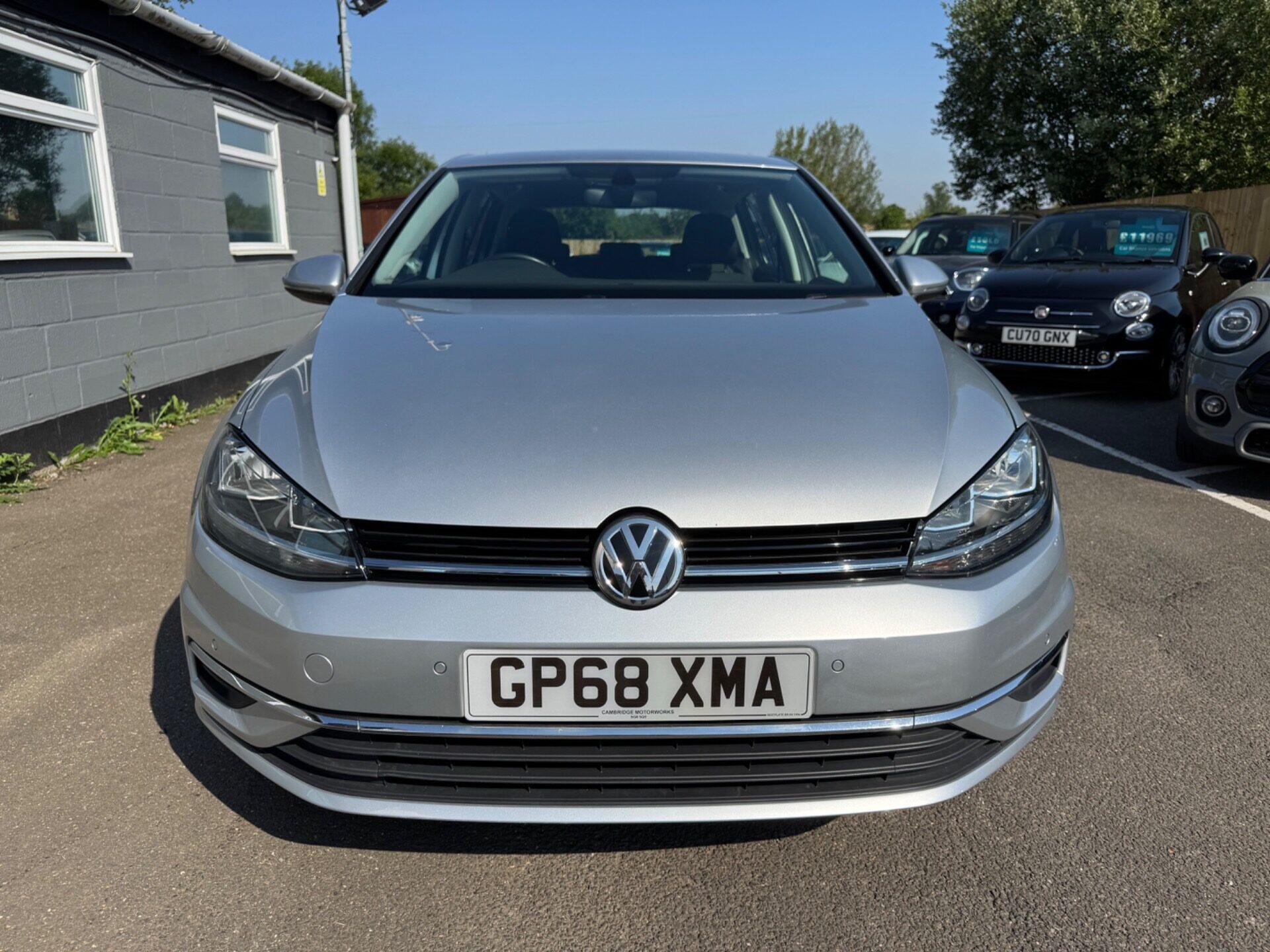 Volkswagen Golf view 4