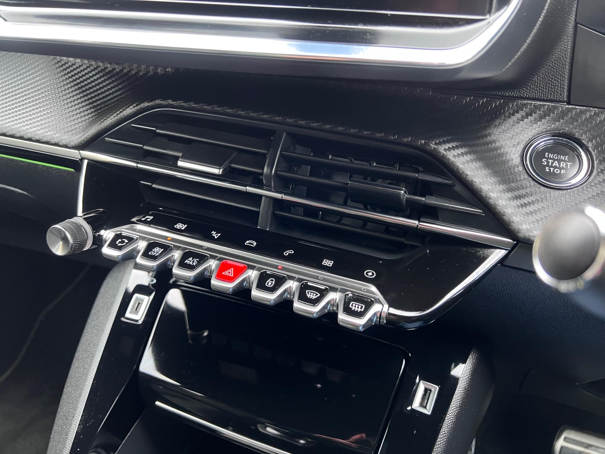 Peugeot E-208 view 26