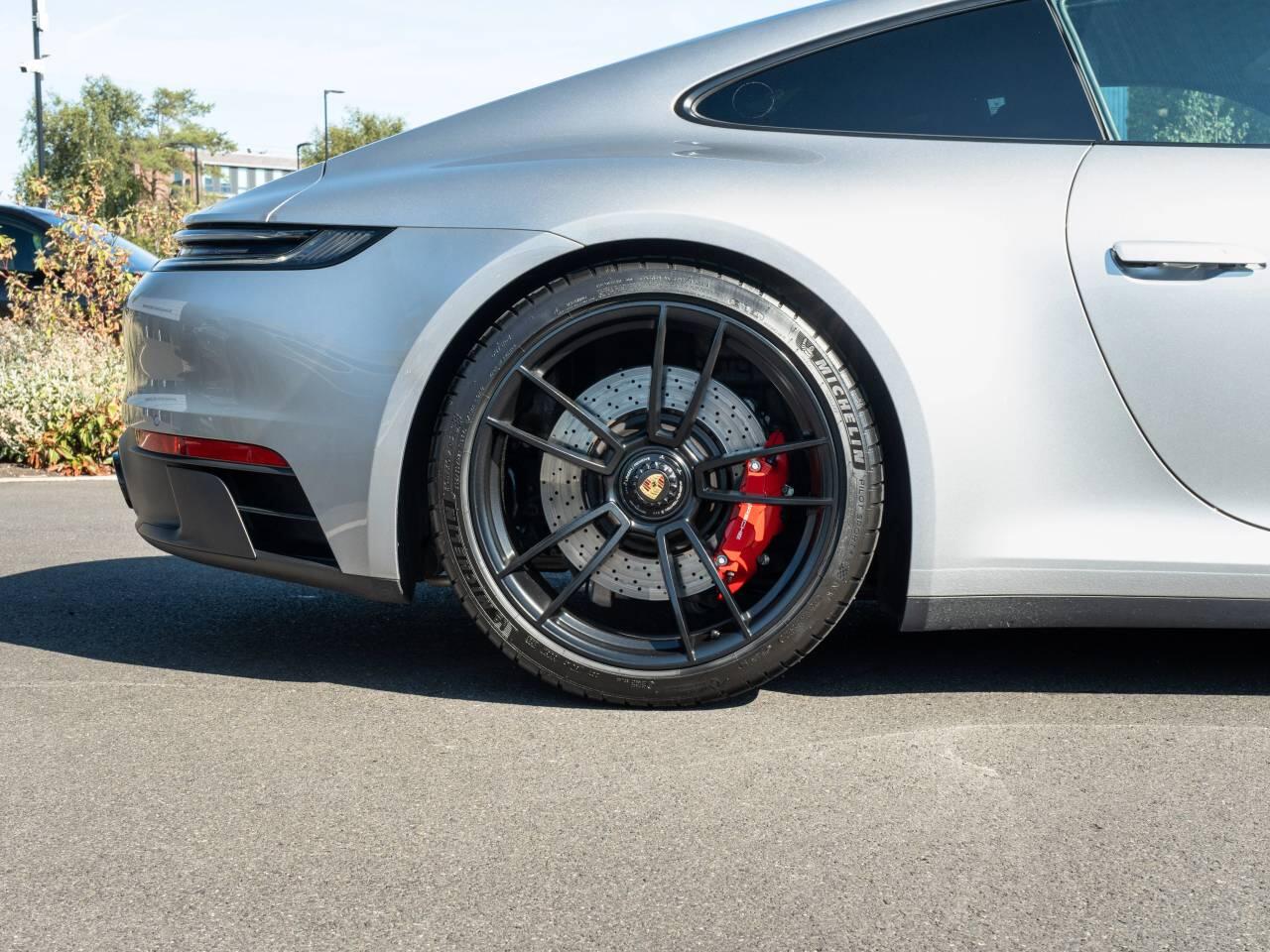 Porsche 911 view 13