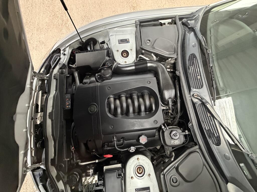 Jaguar XK8 view 24