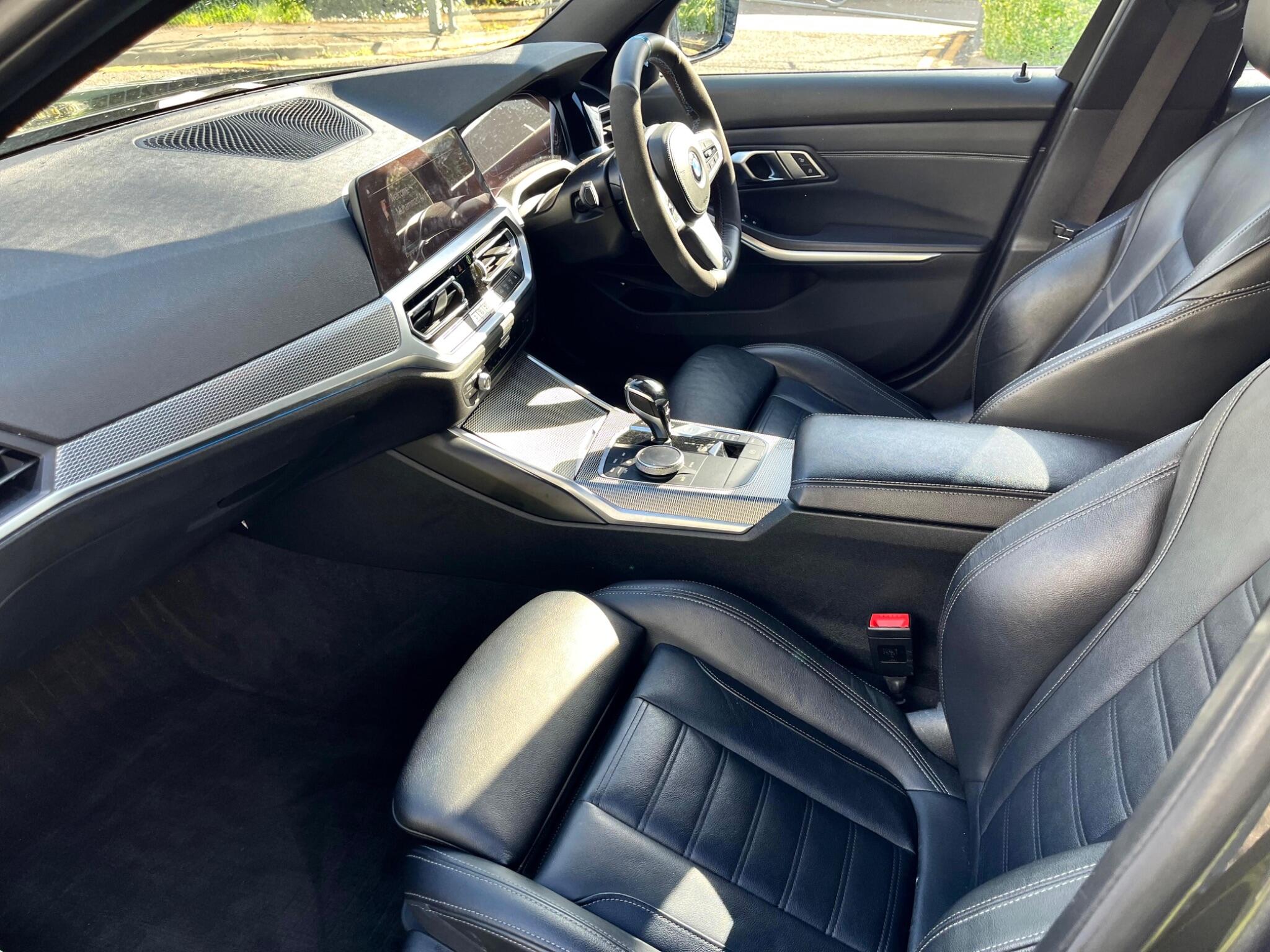 BMW 3 Series view 8