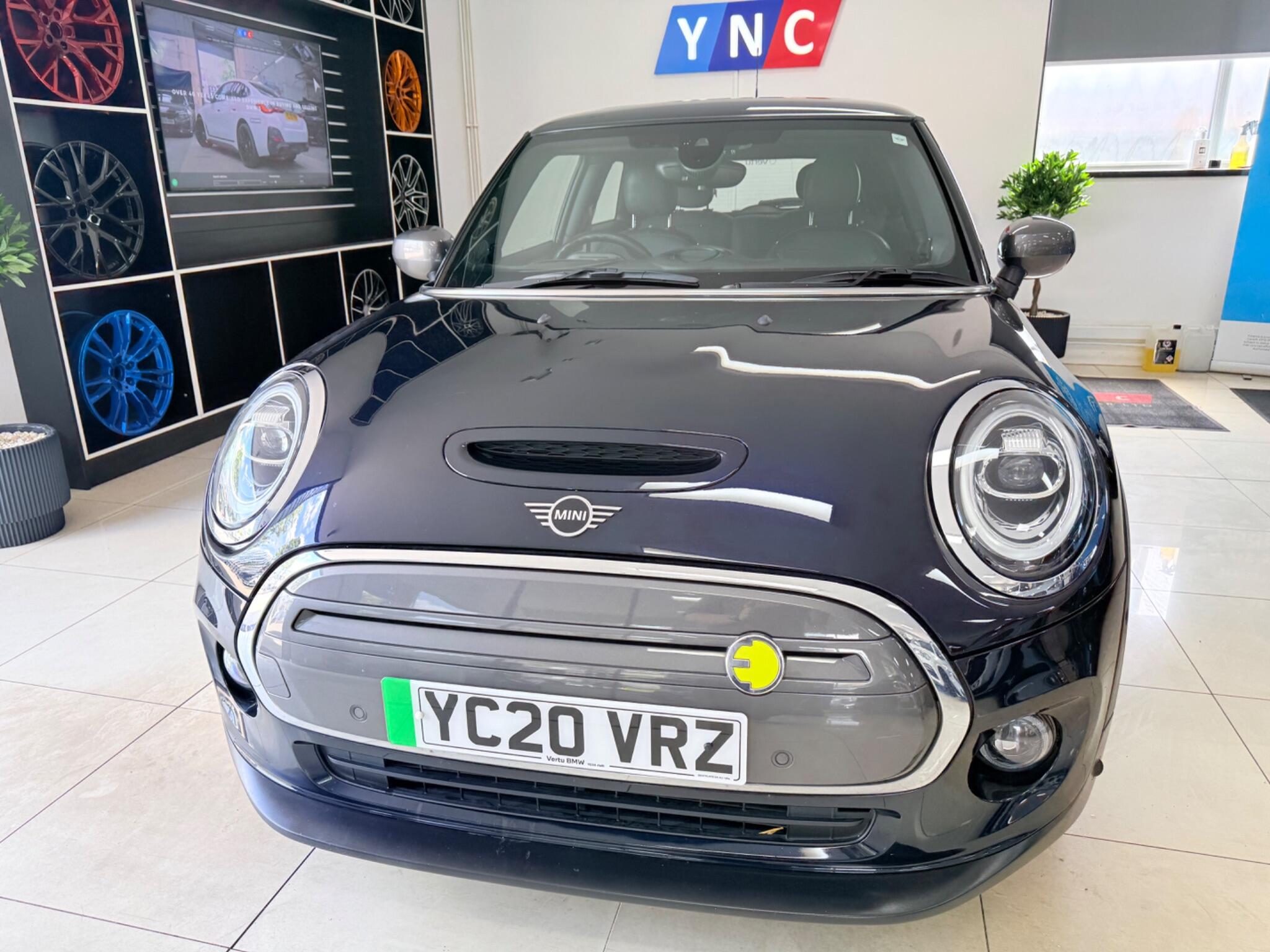 MINI Hatch view 25