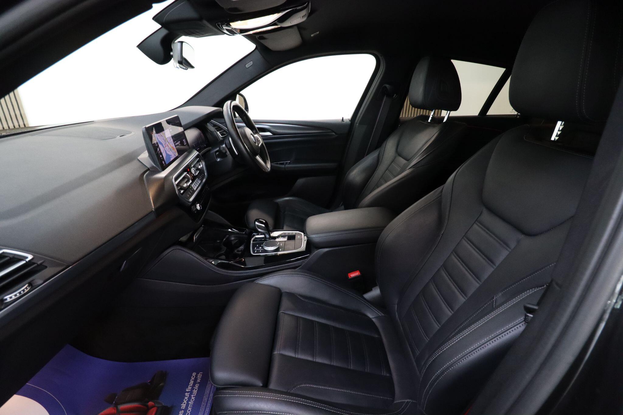BMW X4 view 11