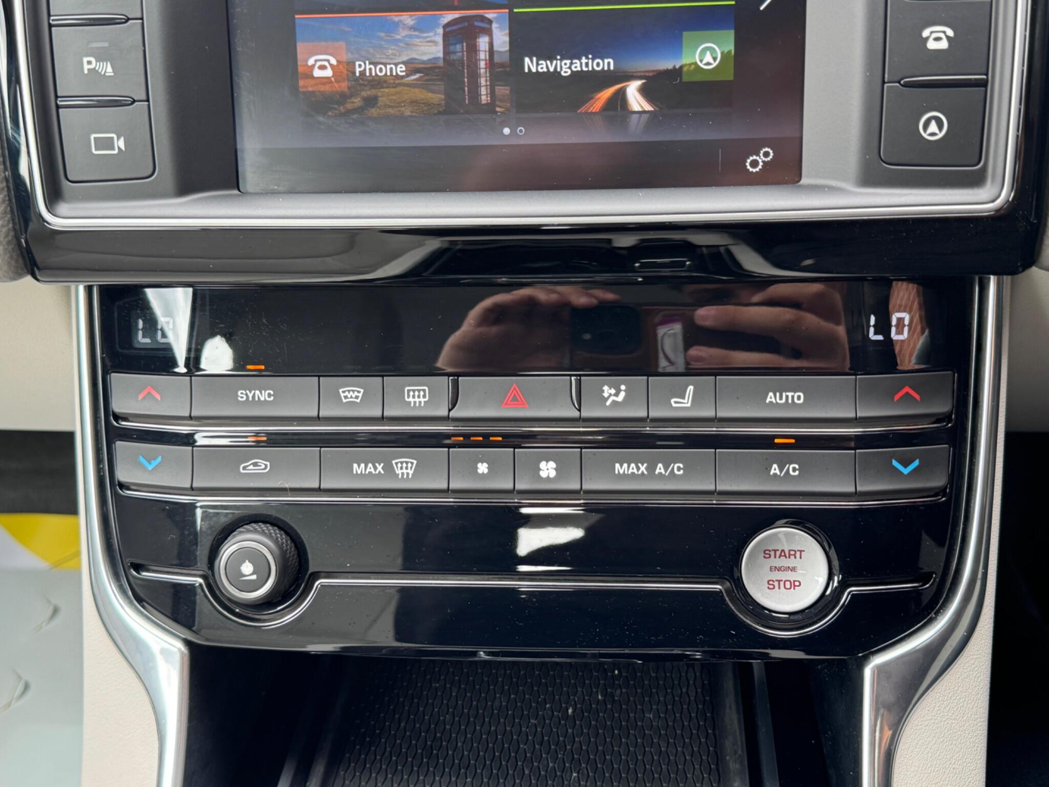Jaguar Xe view 24