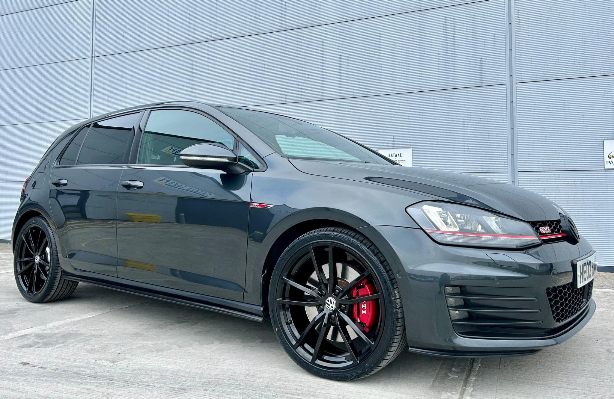 Volkswagen Golf view 5