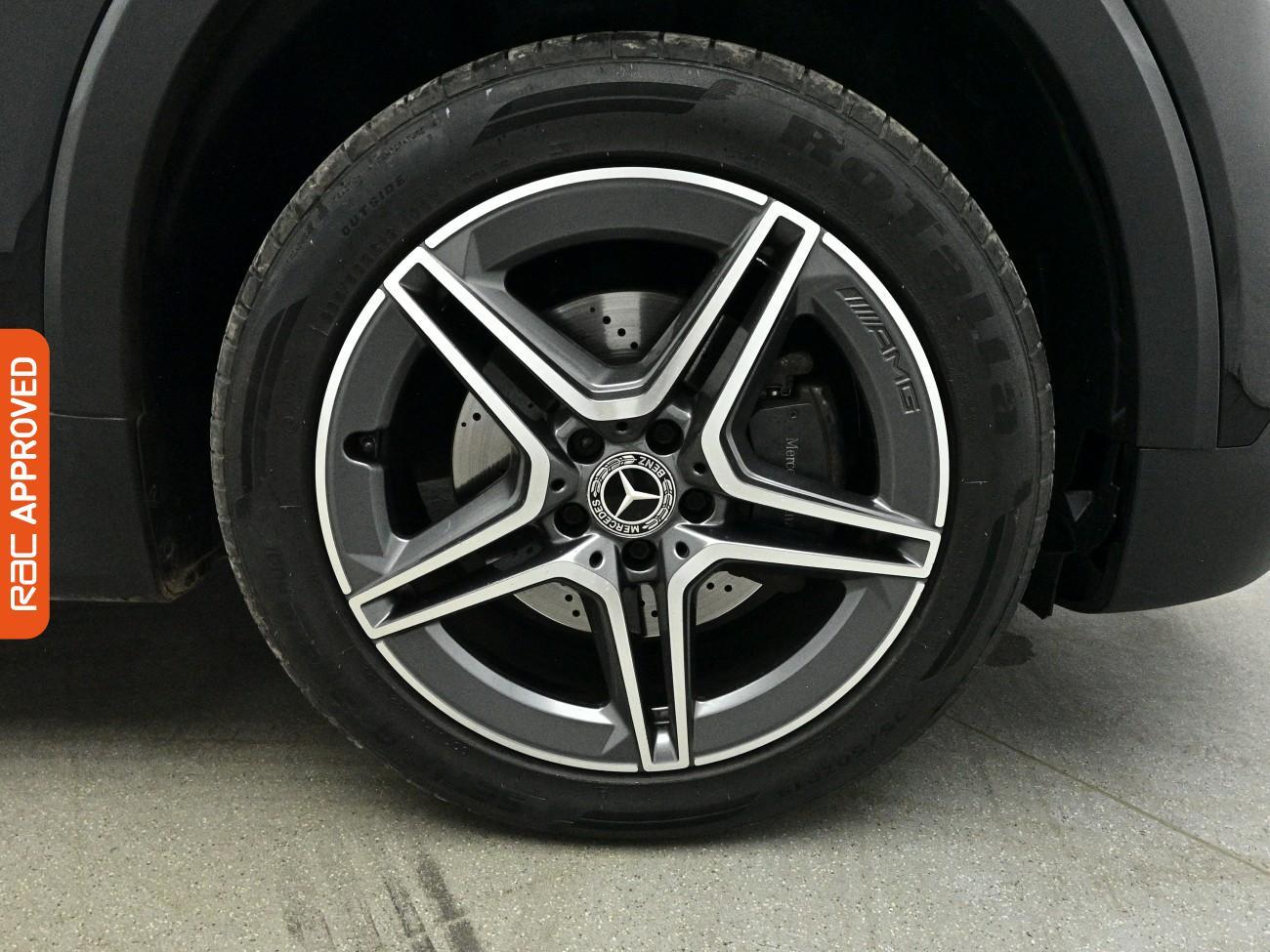 Mercedes-Benz GLB view 14