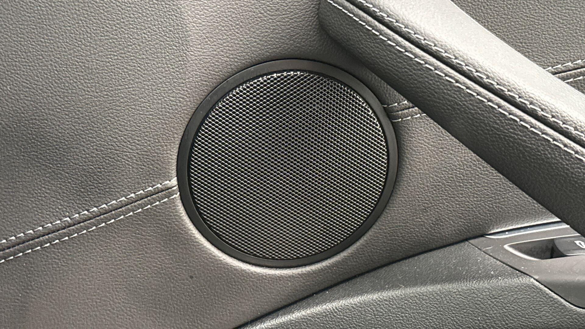 BMW X3 view 21