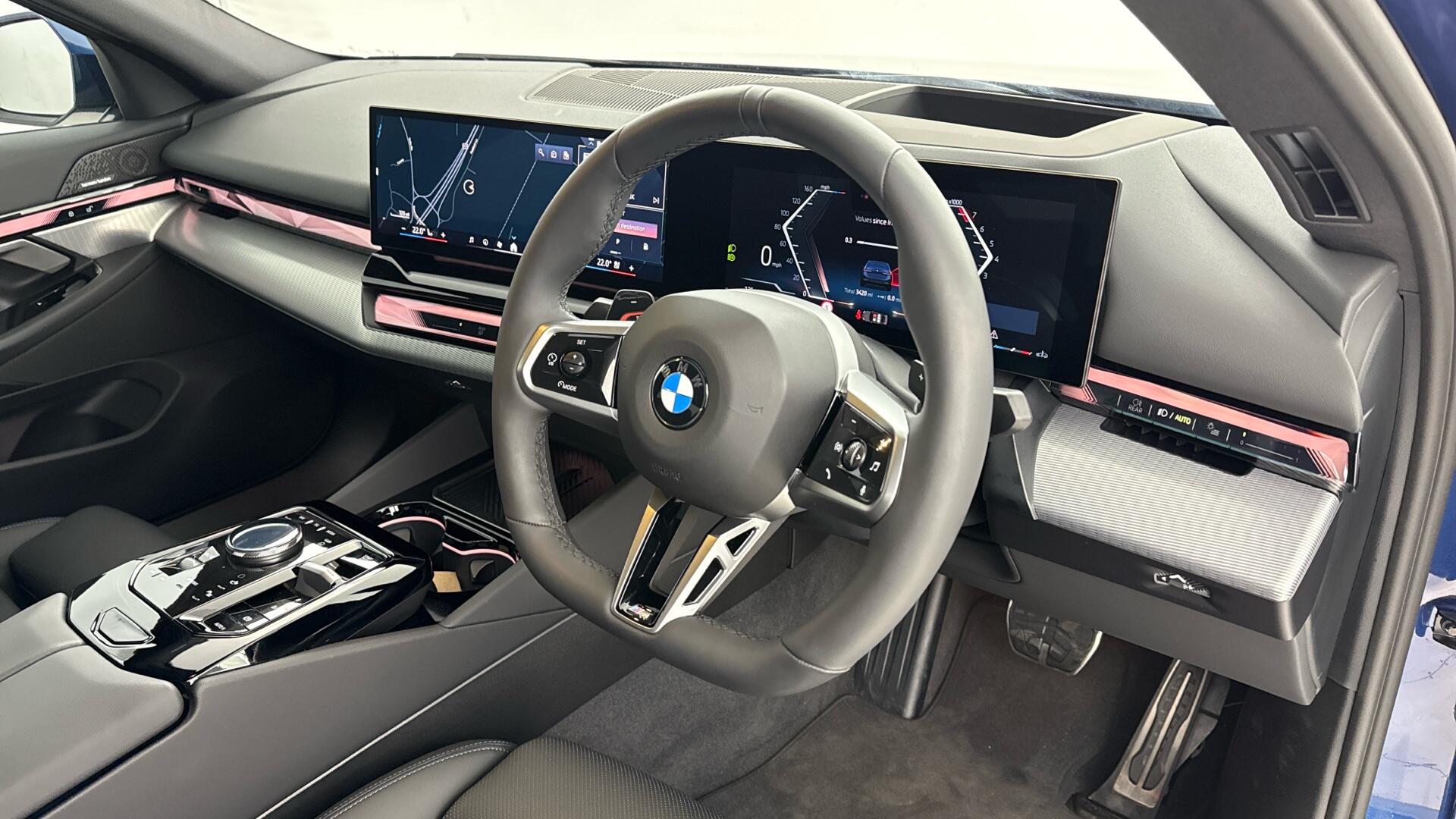 BMW 5 Series view 6