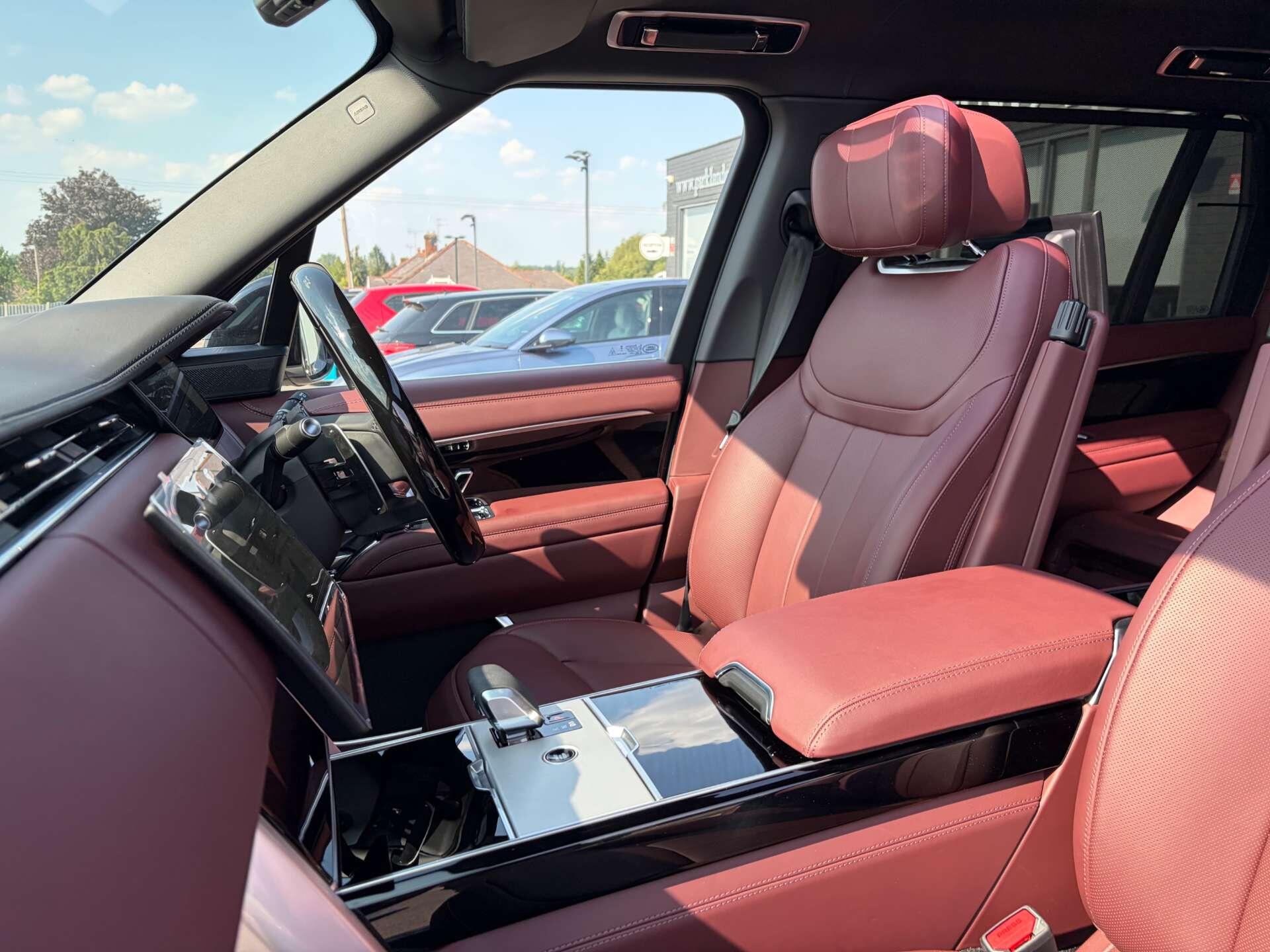Land Rover Range Rover view 19