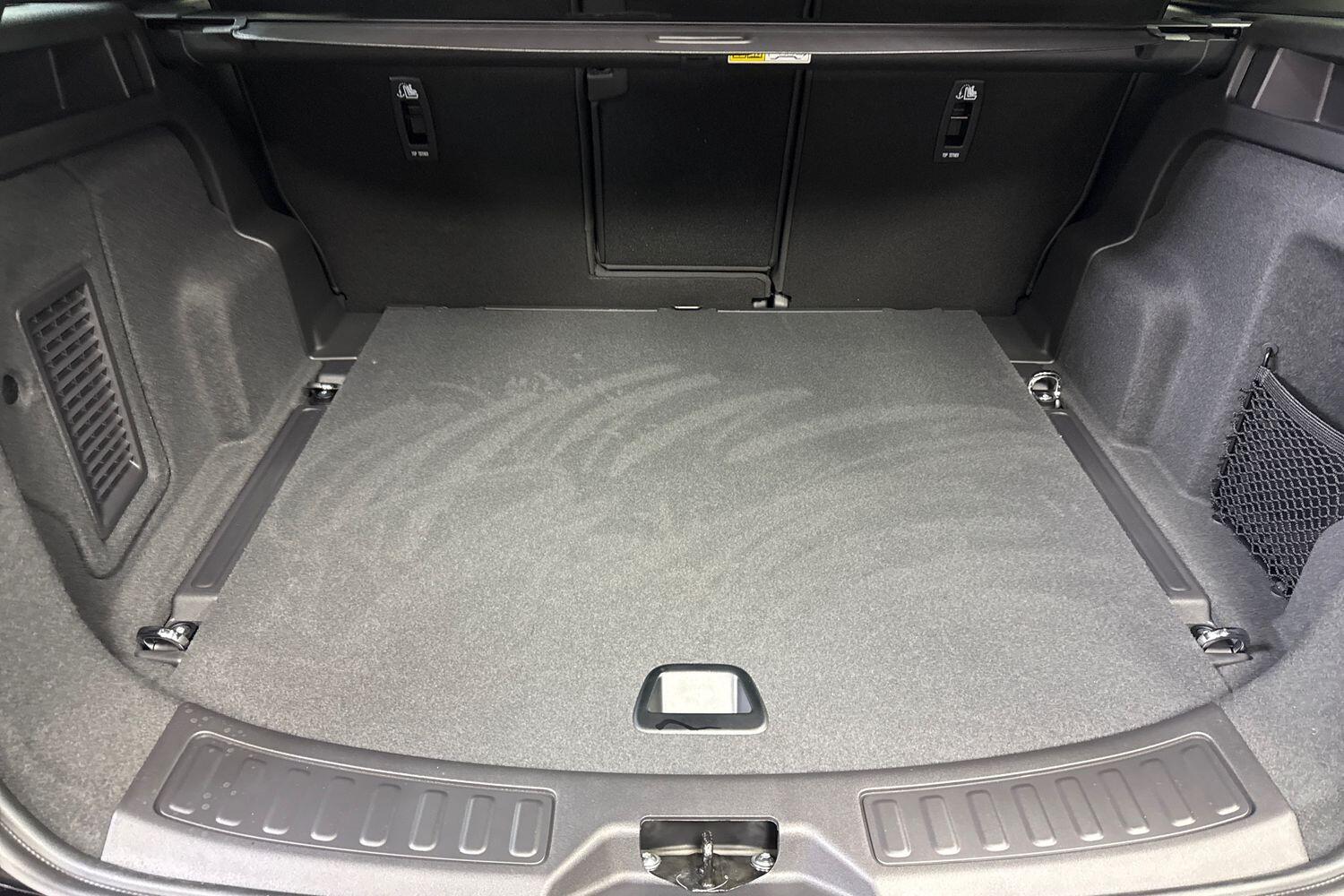 Land Rover Discovery Sport view 17