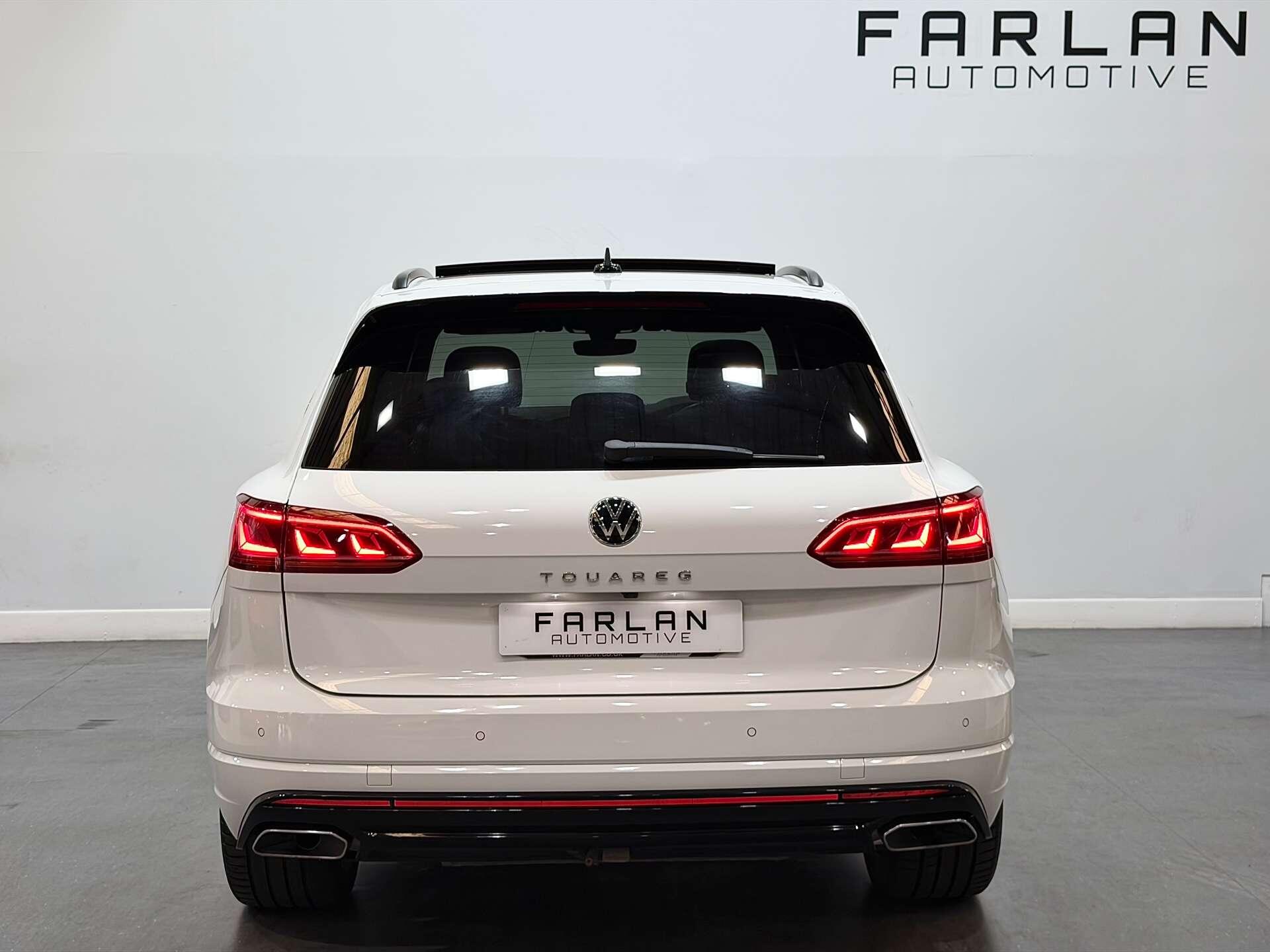 Volkswagen Touareg view 26