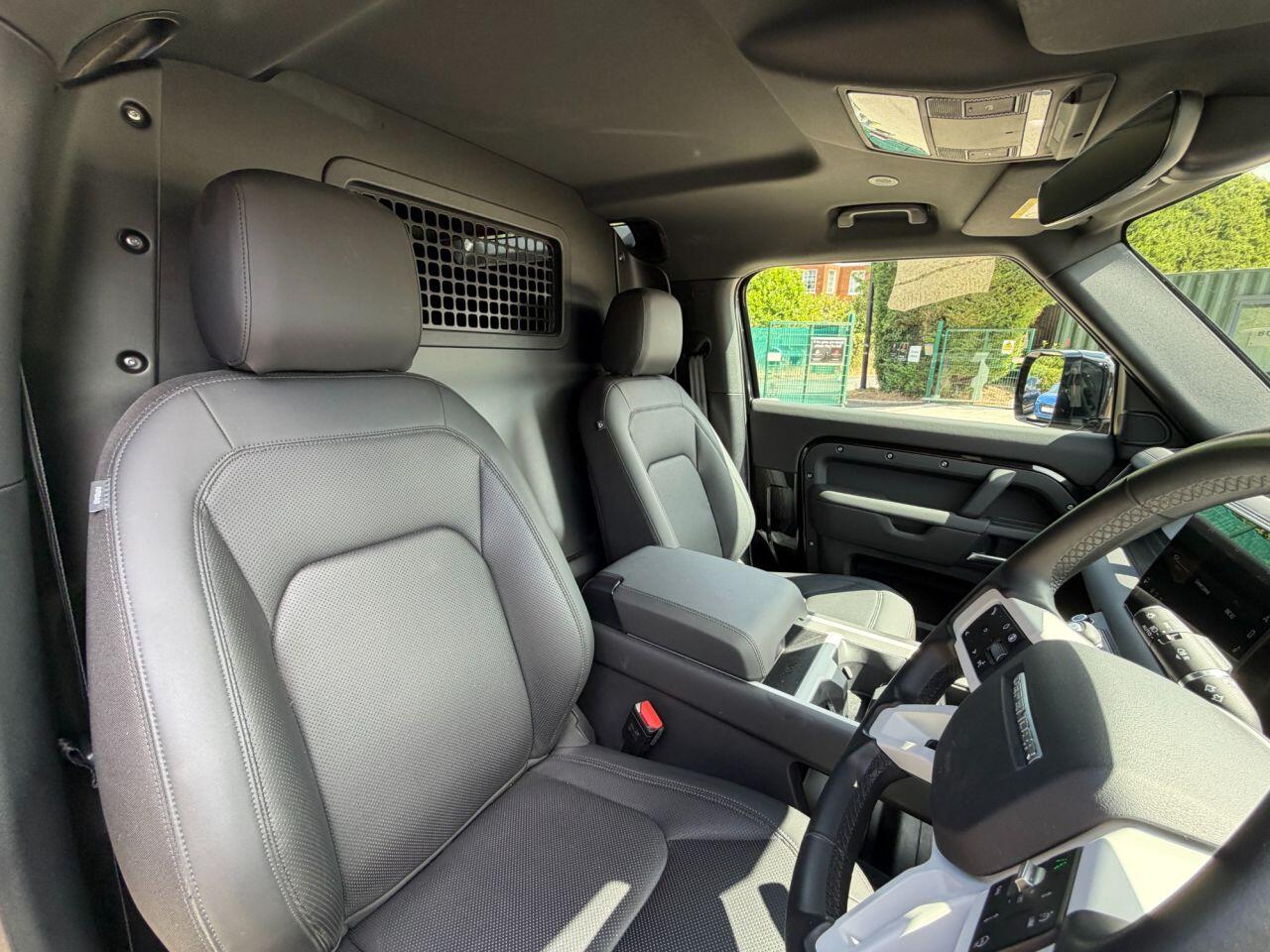 Land Rover Defender 90 view 2