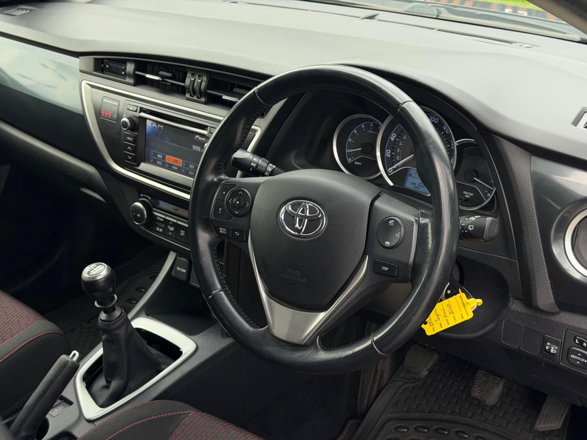 Toyota Auris view 21