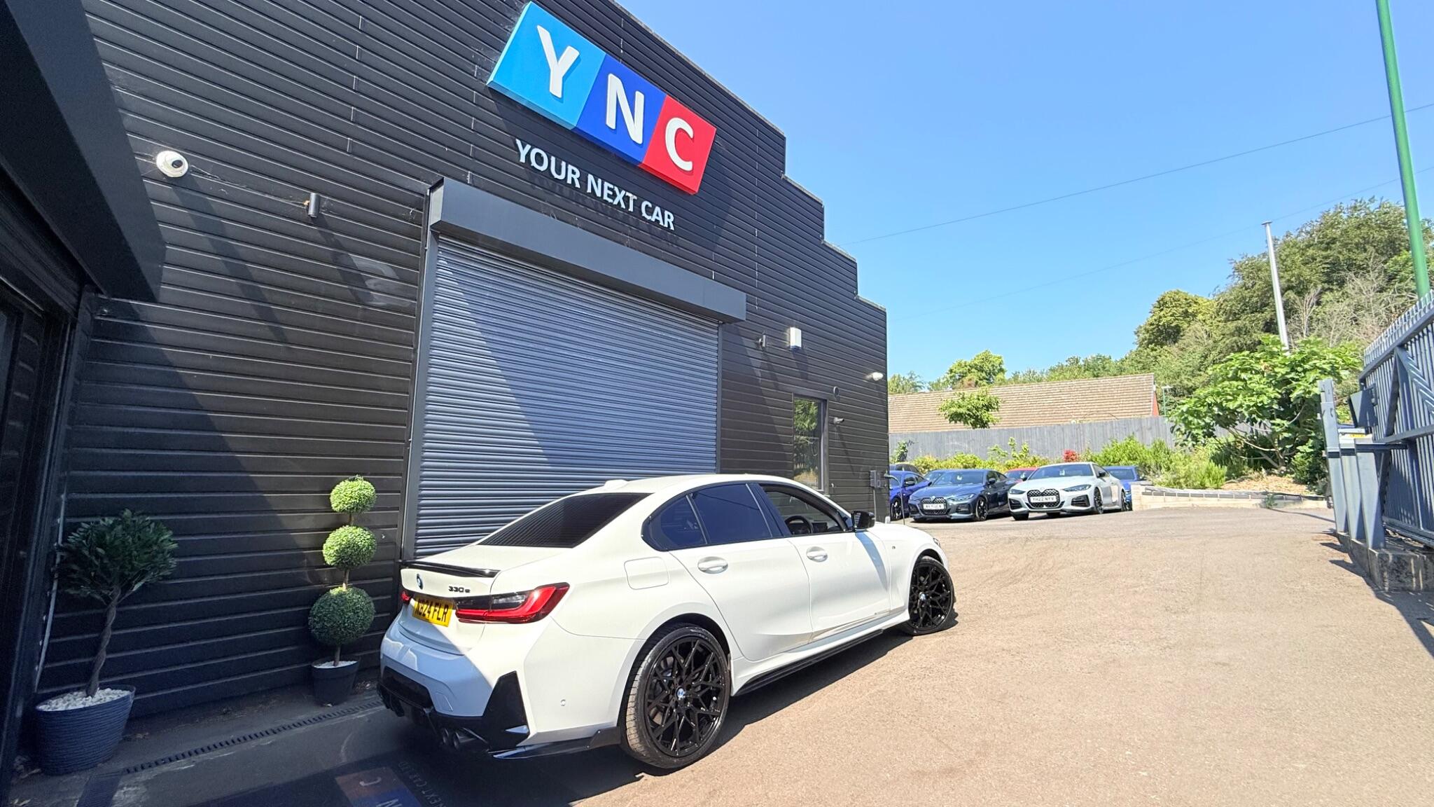 BMW 3 Series view 8
