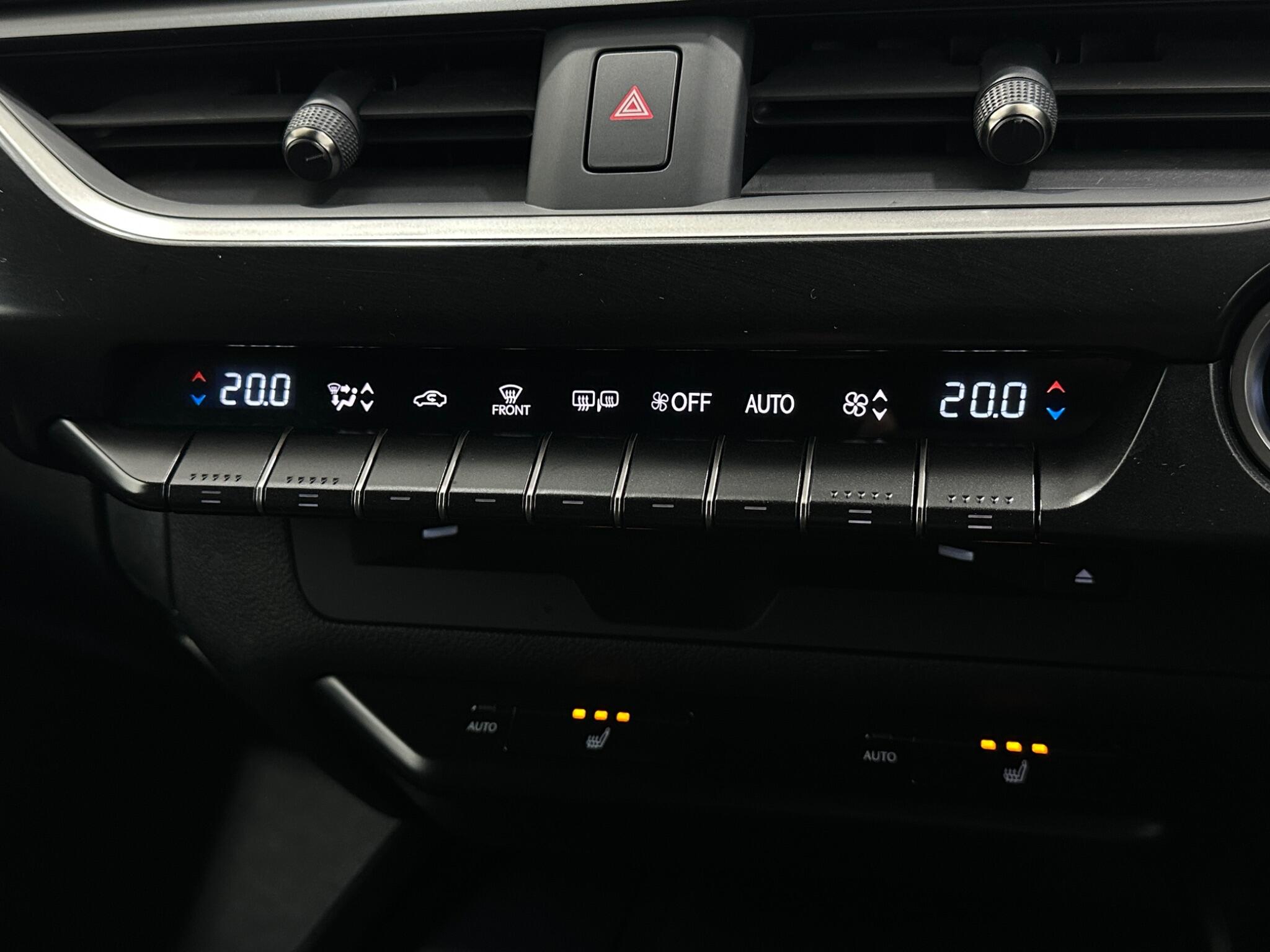 Lexus UX view 22