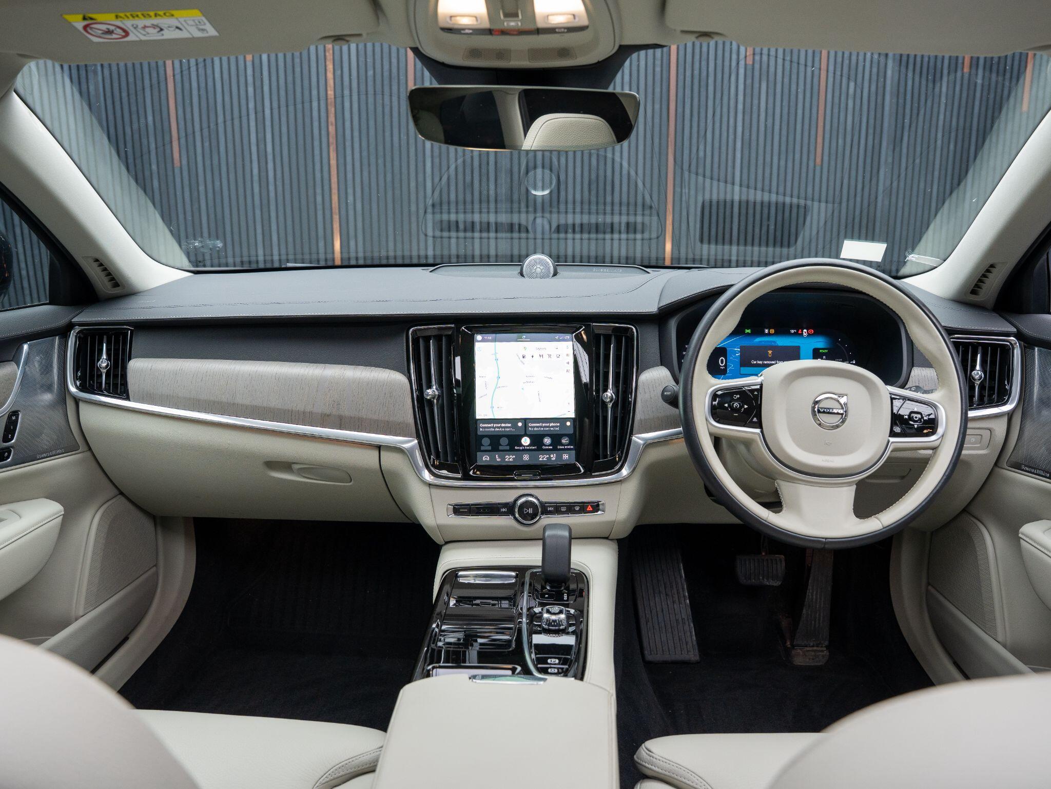 Volvo V90 view 42