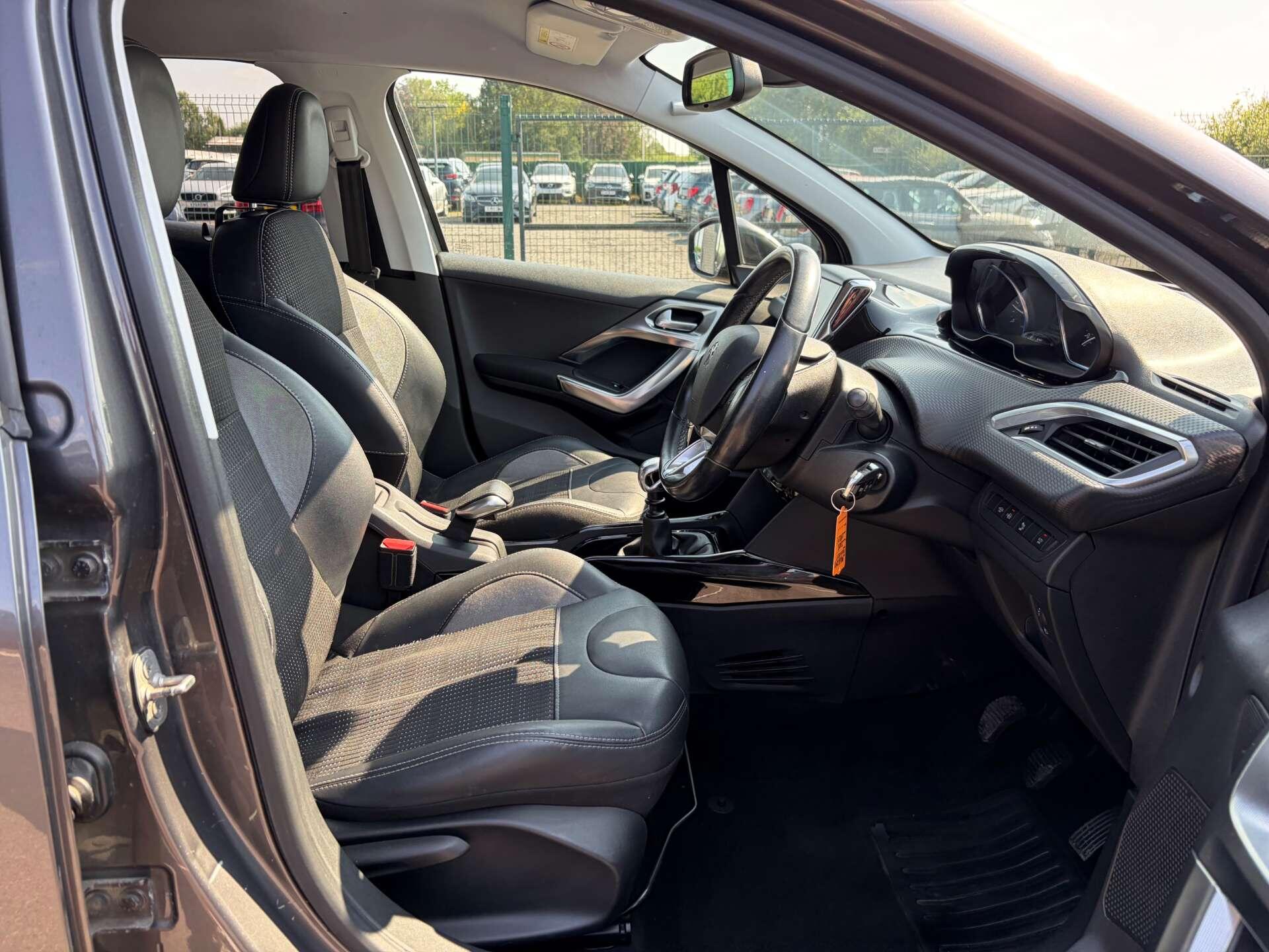 Peugeot 2008 view 35