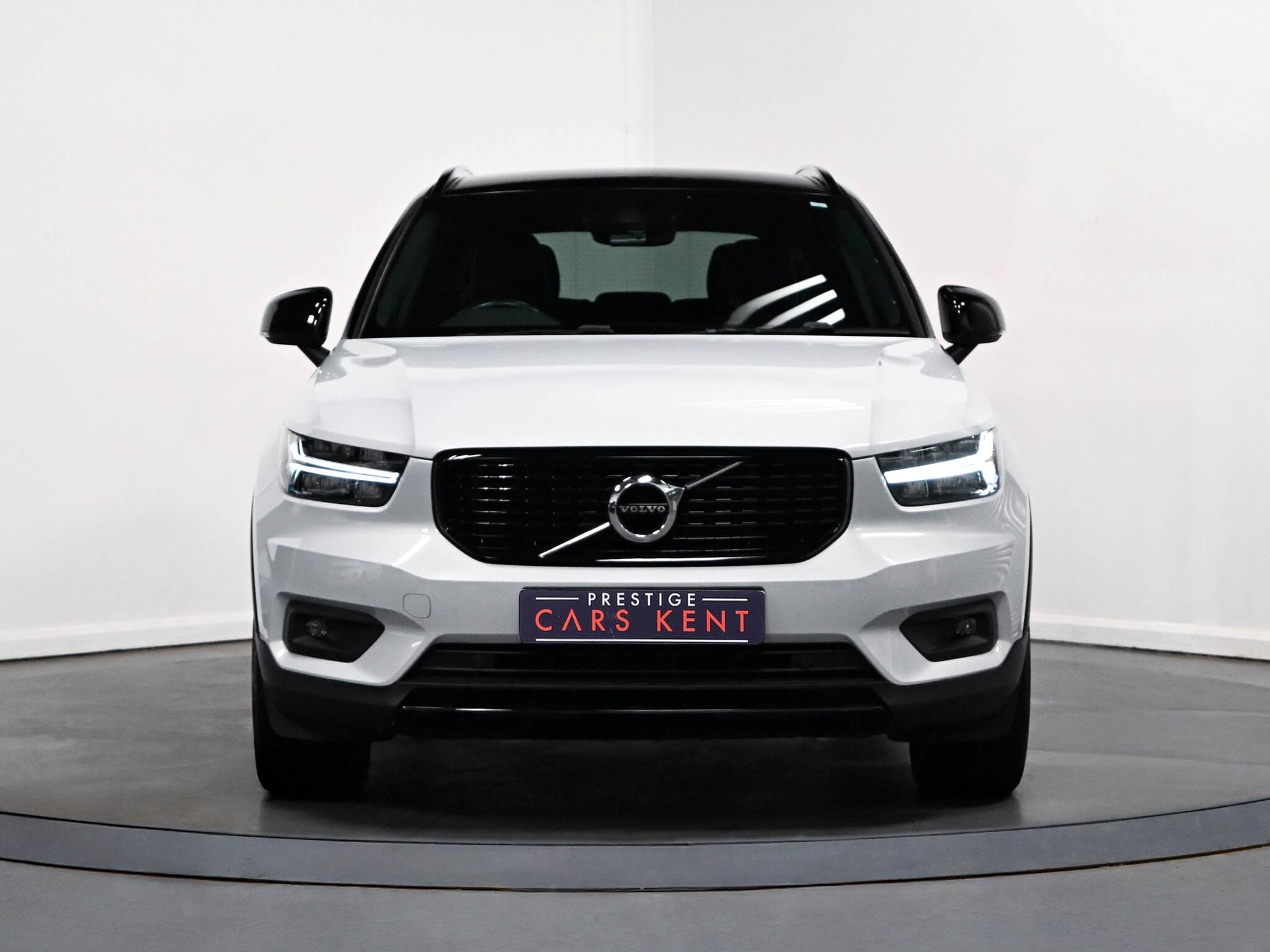 Volvo XC40 view 16