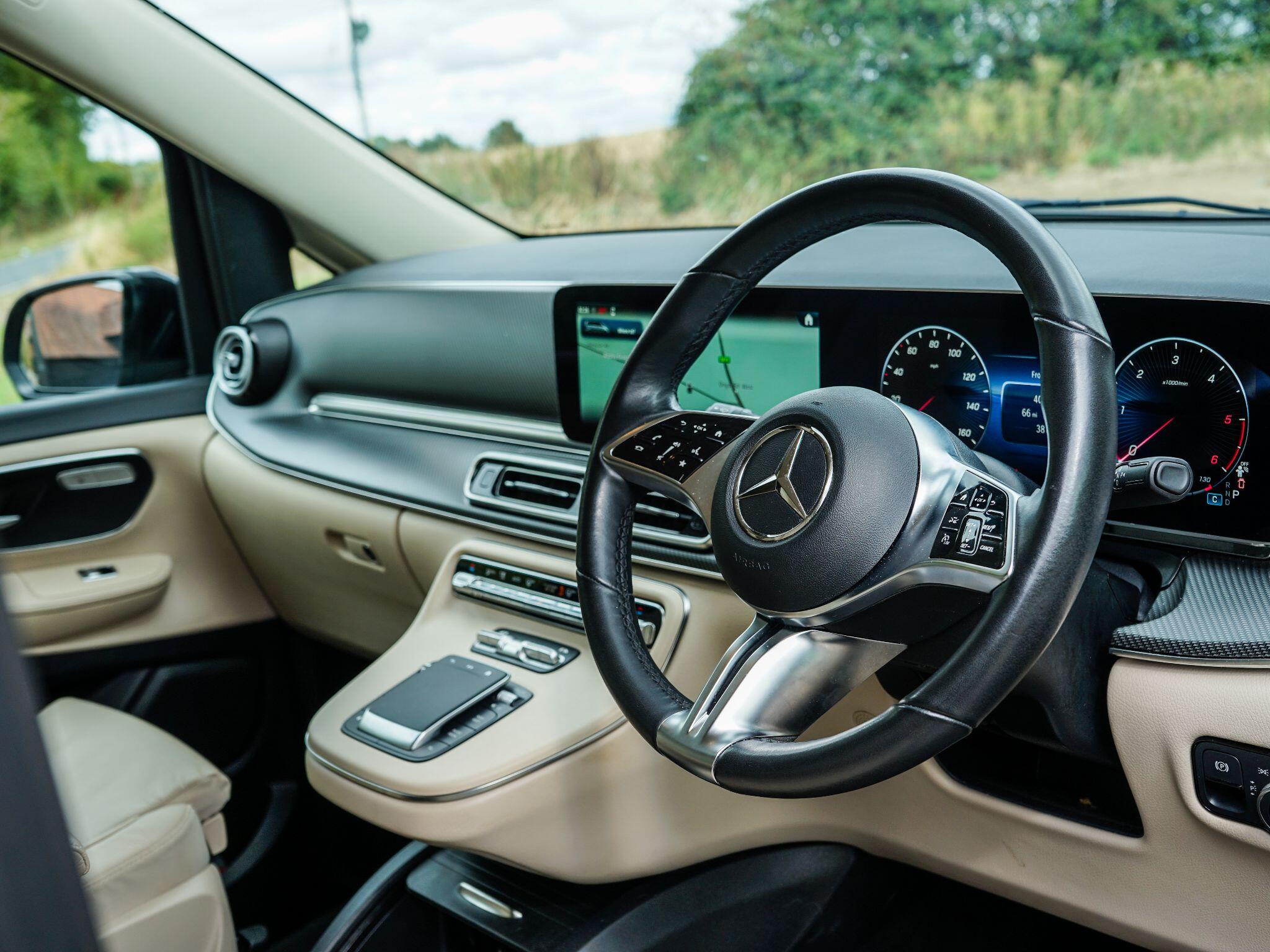 Mercedes-Benz V Class view 20