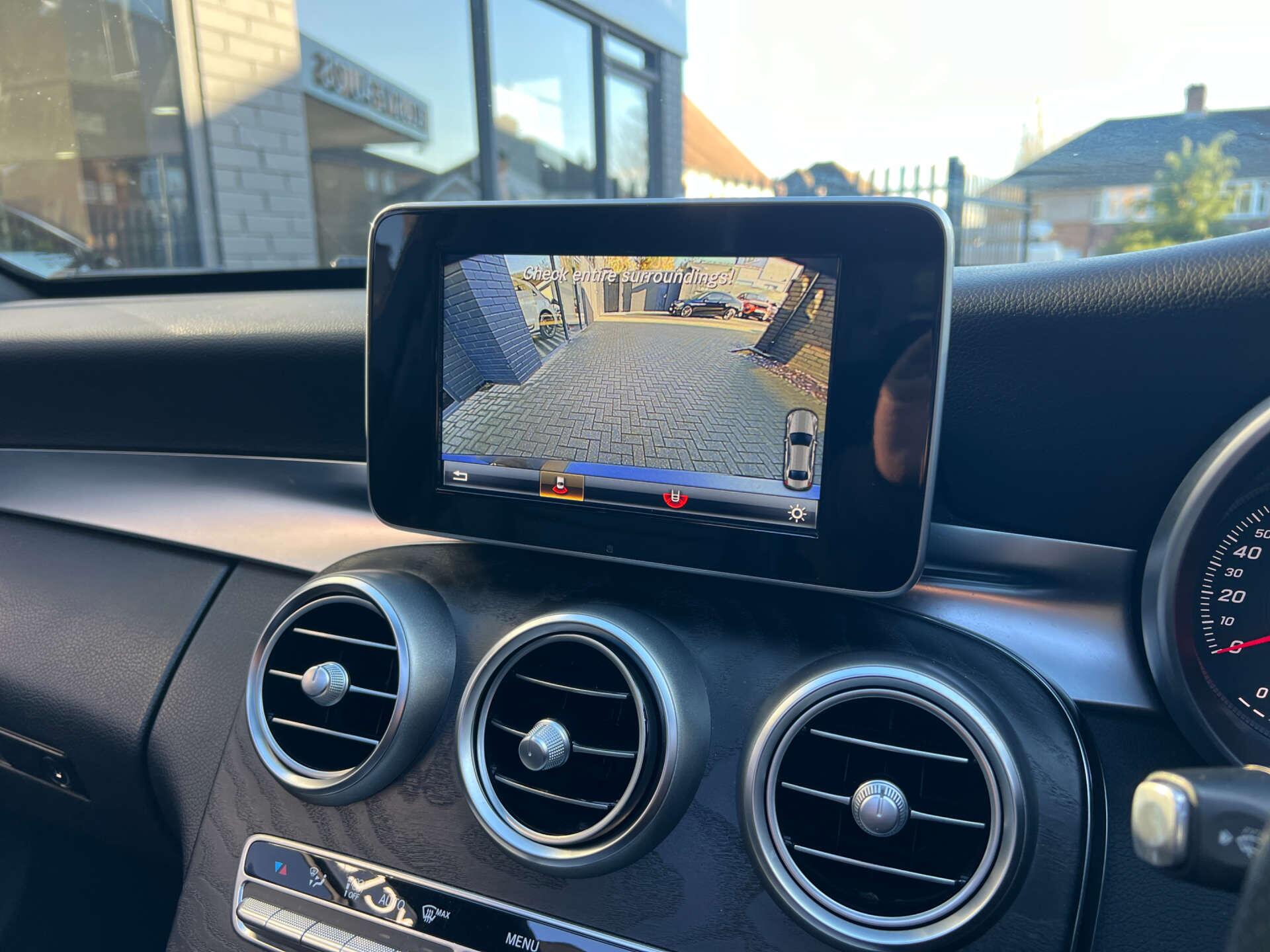 Mercedes-Benz C-Class view 30