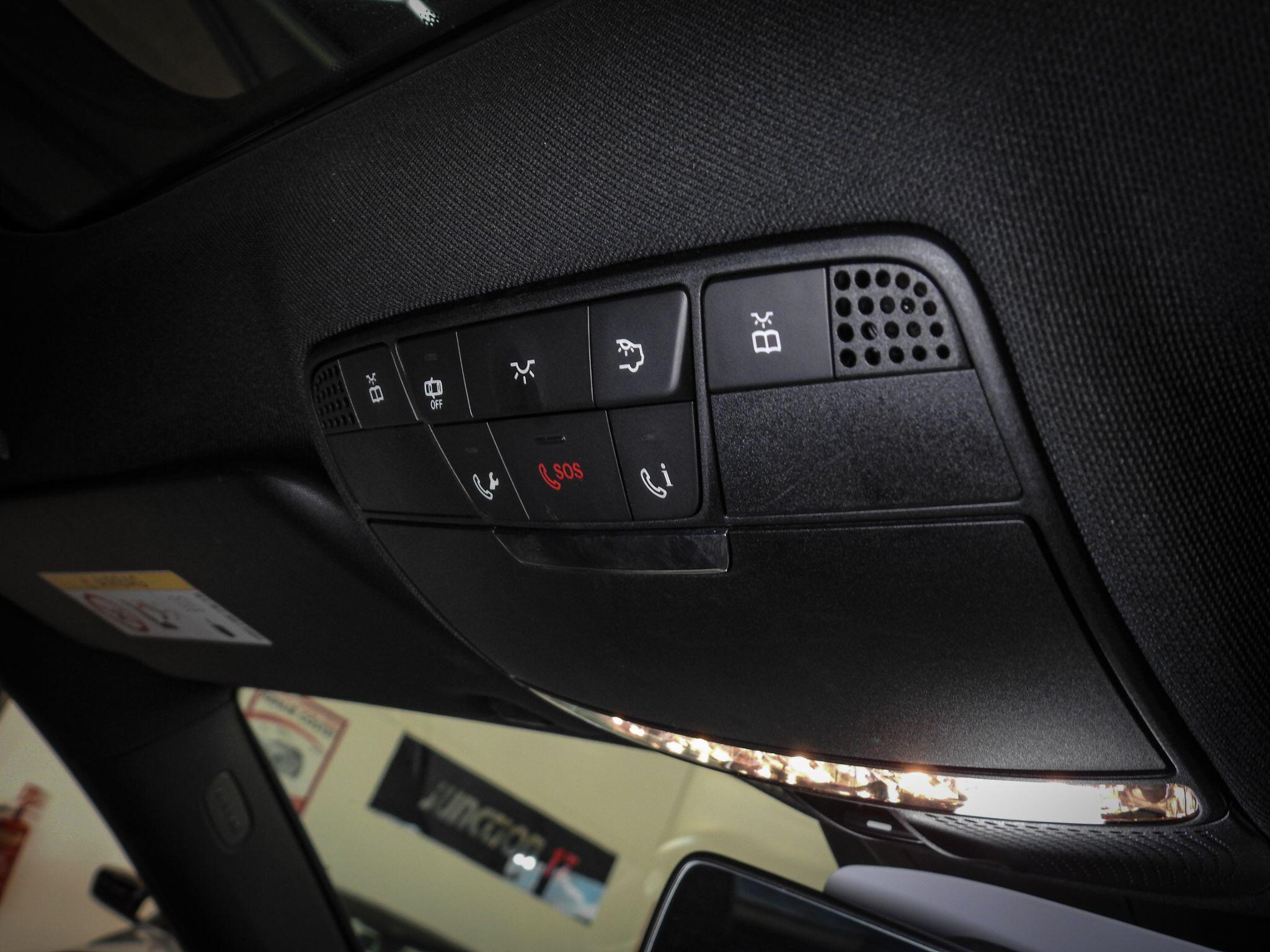 Mercedes-Benz E-Class view 37