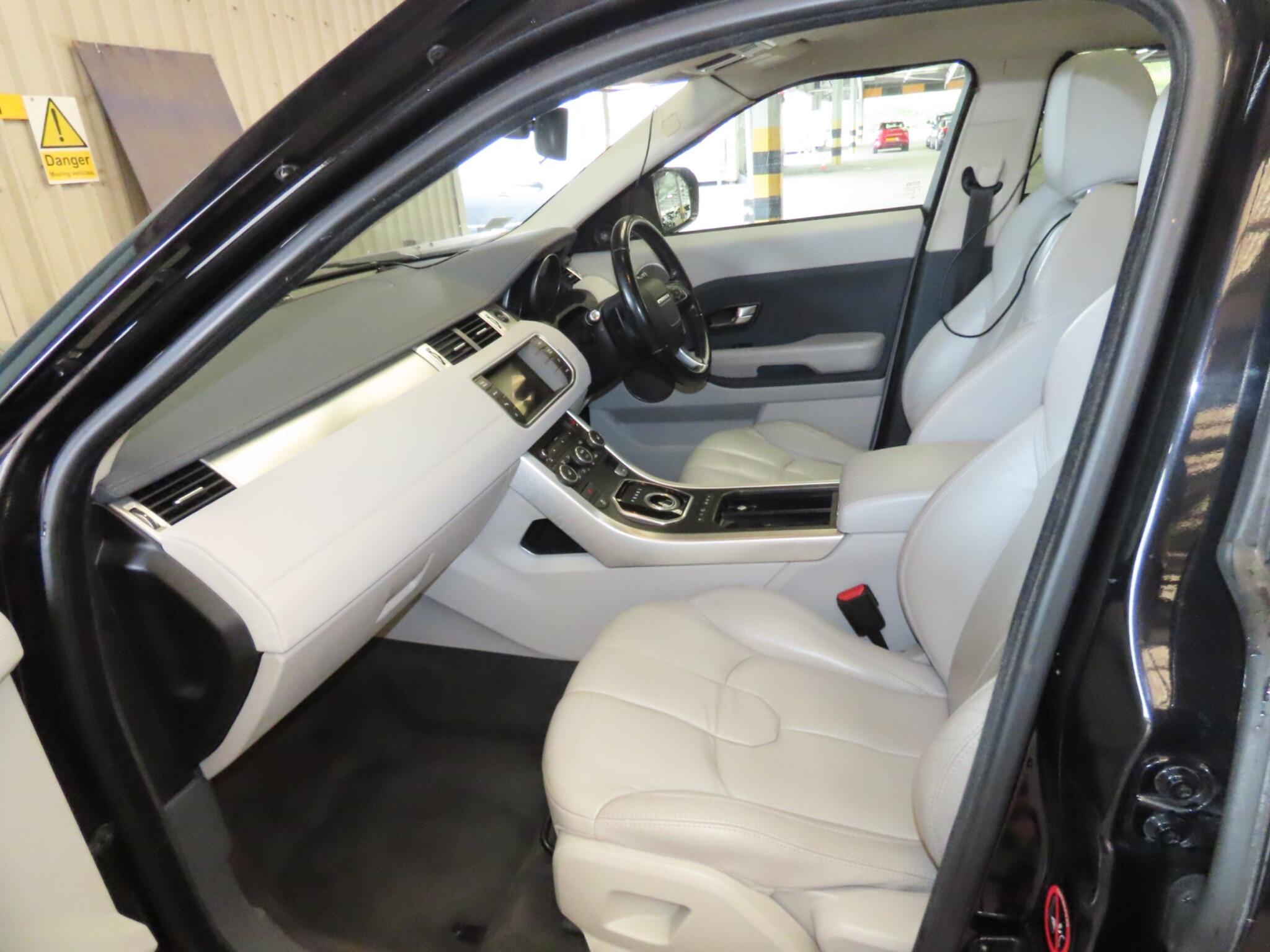 Land Rover Range Rover Evoque view 12
