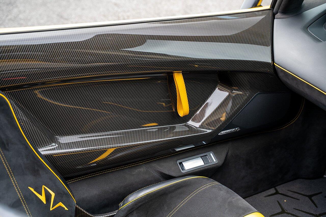 Lamborghini Aventador view 59