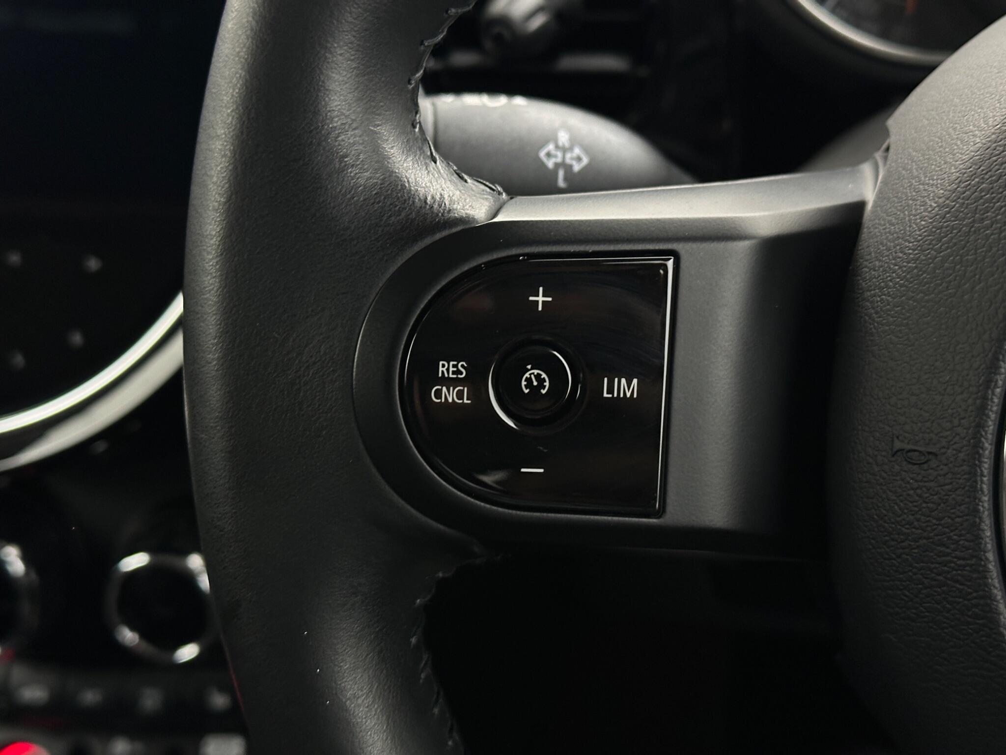 Mini Cooper view 15