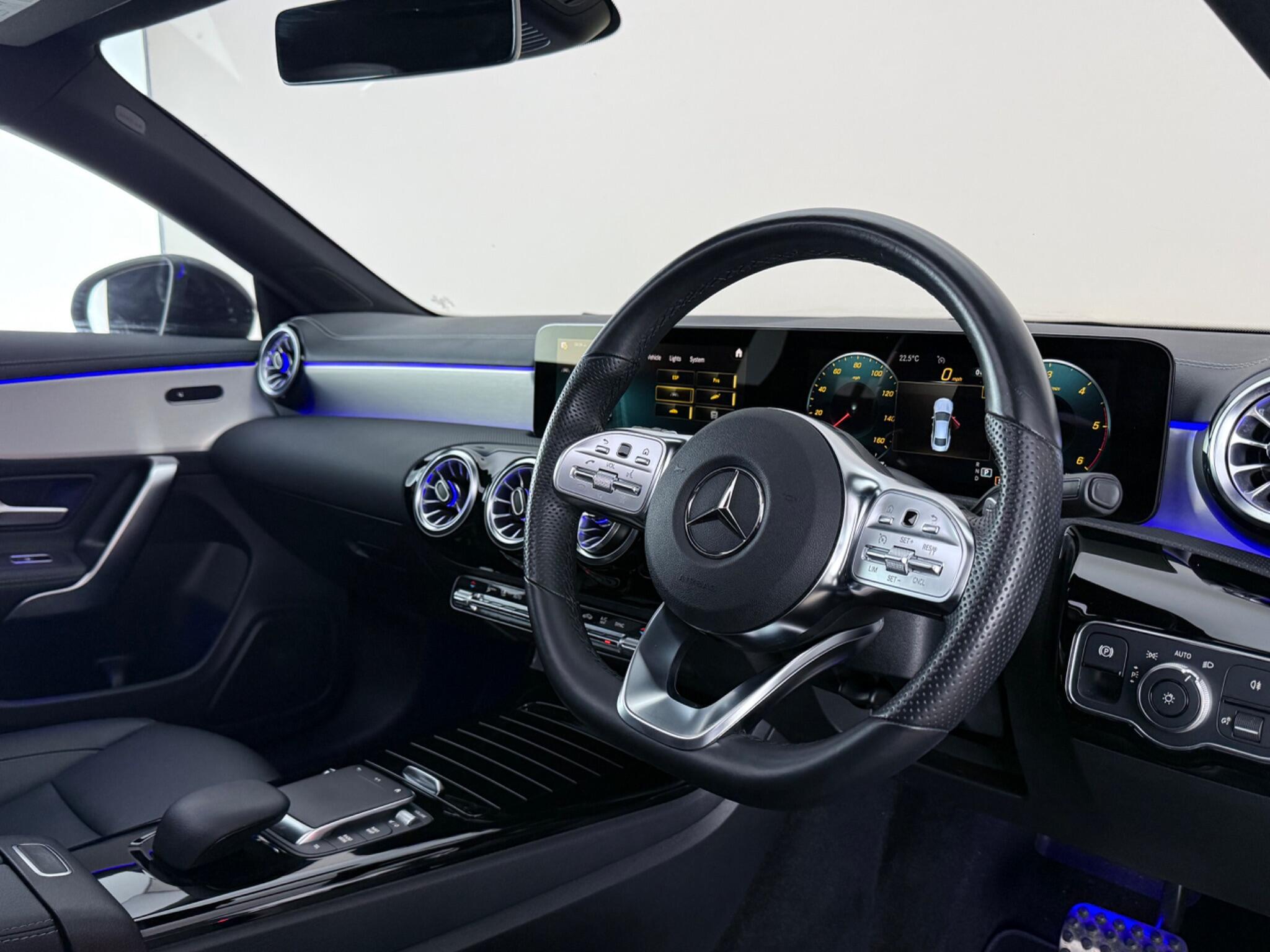 Mercedes-Benz Cla view 3