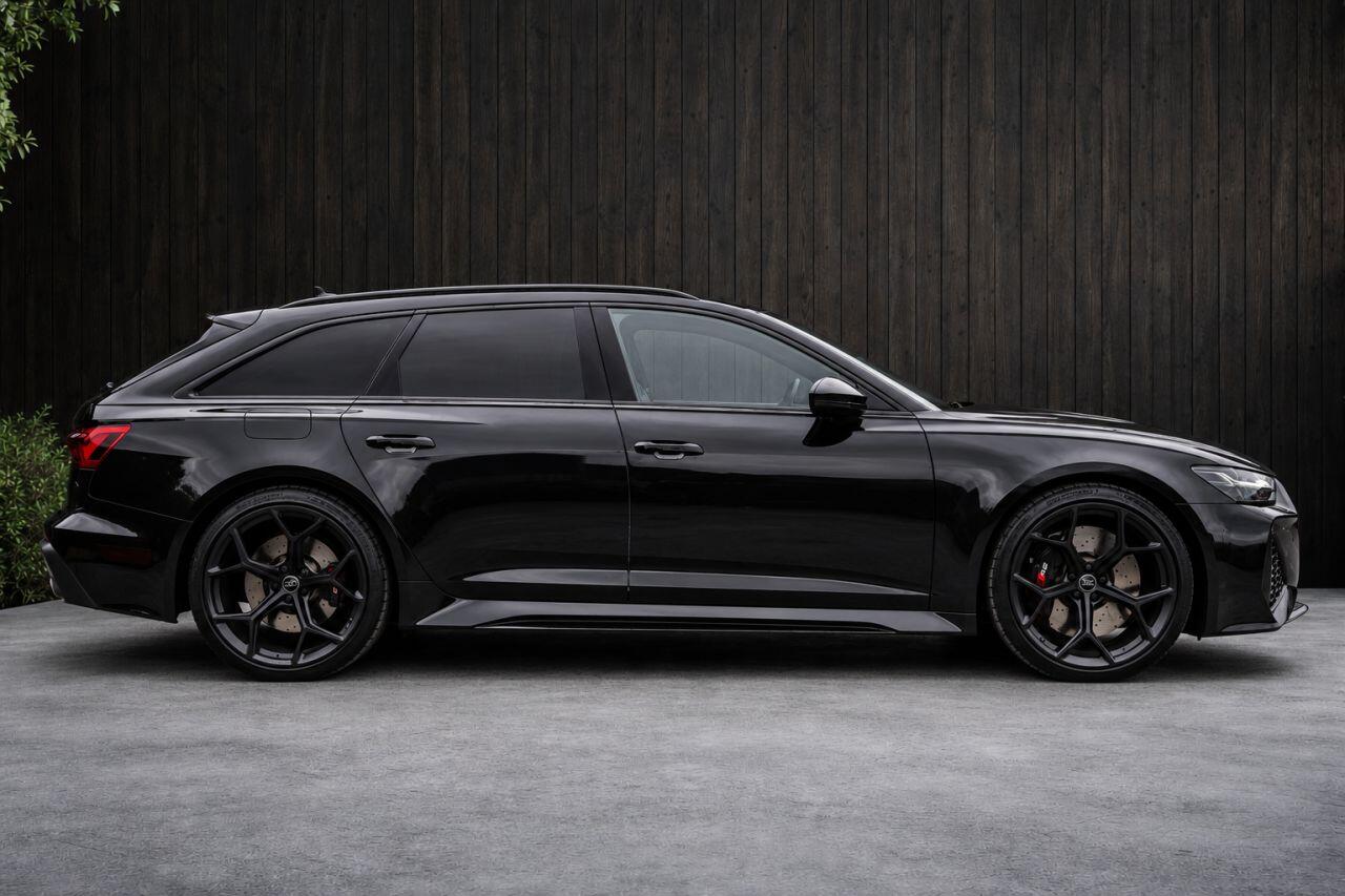 Audi RS6 view 11