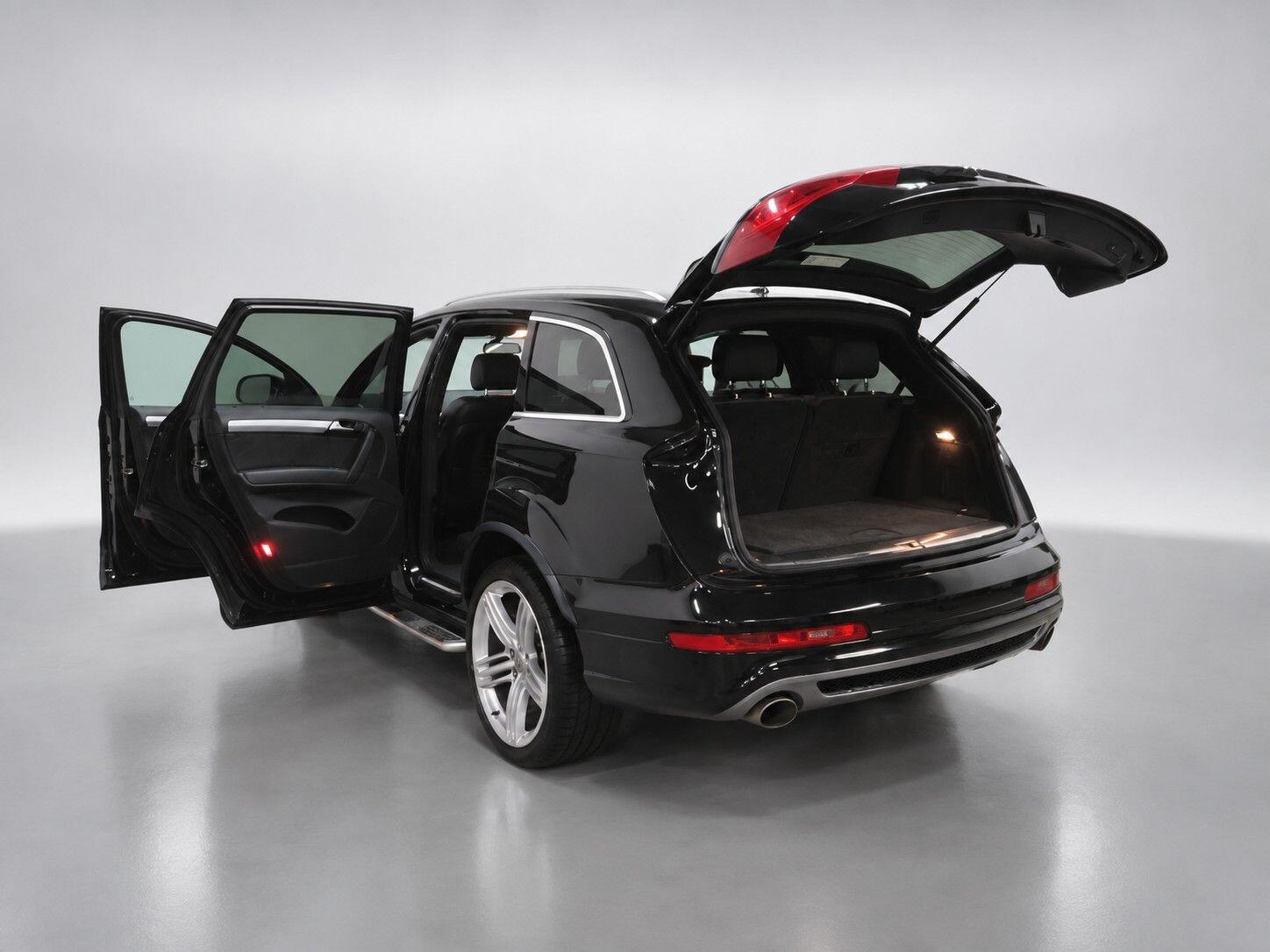Audi Q7 view 21