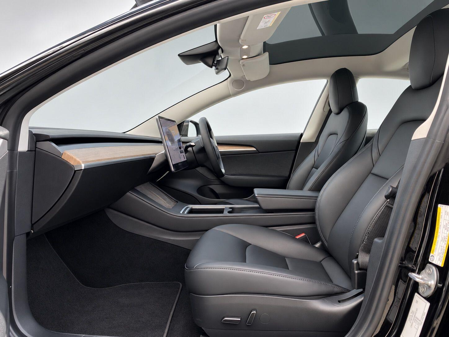 Tesla Model 3 view 30