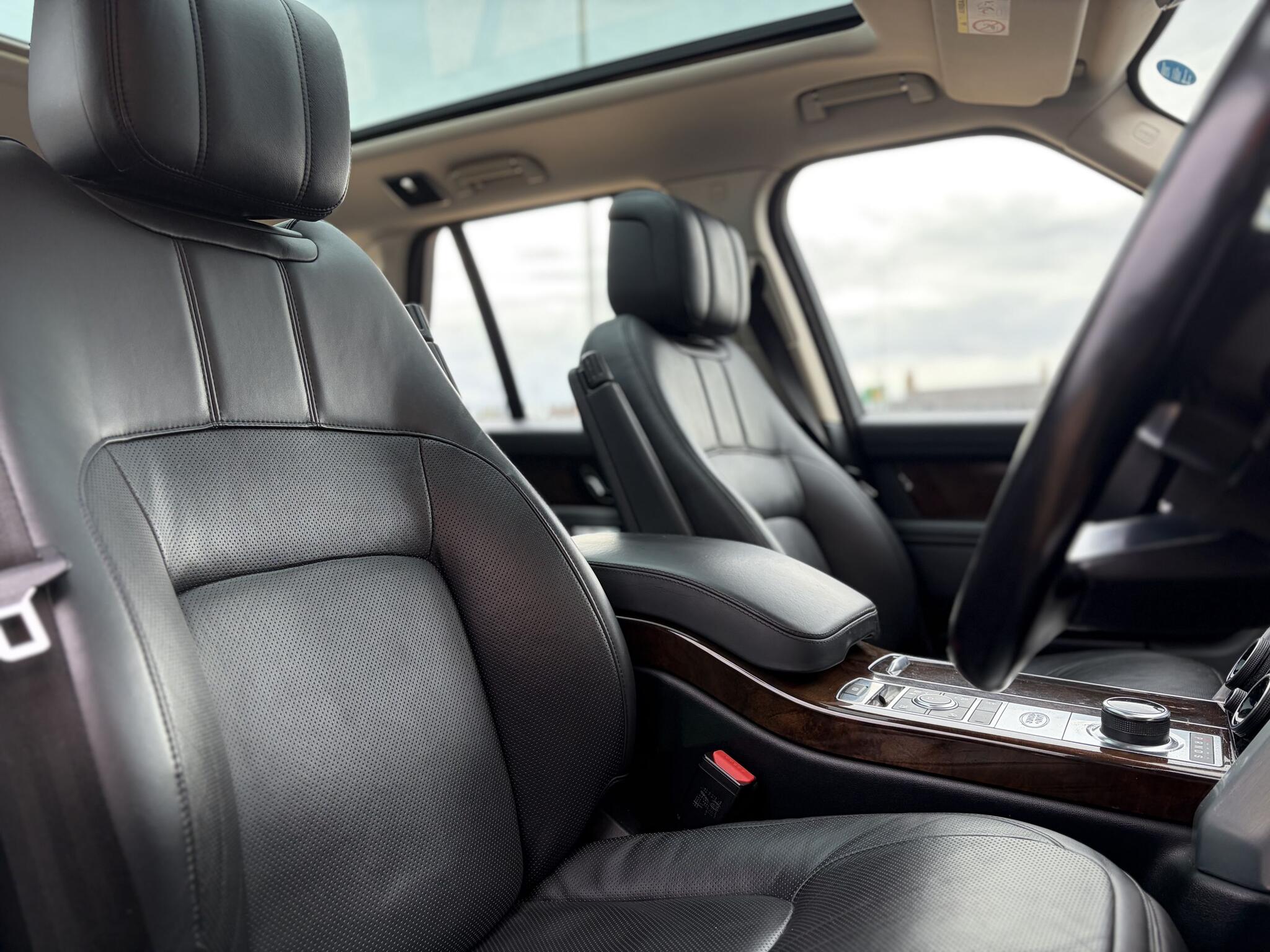 Land Rover Range Rover view 11