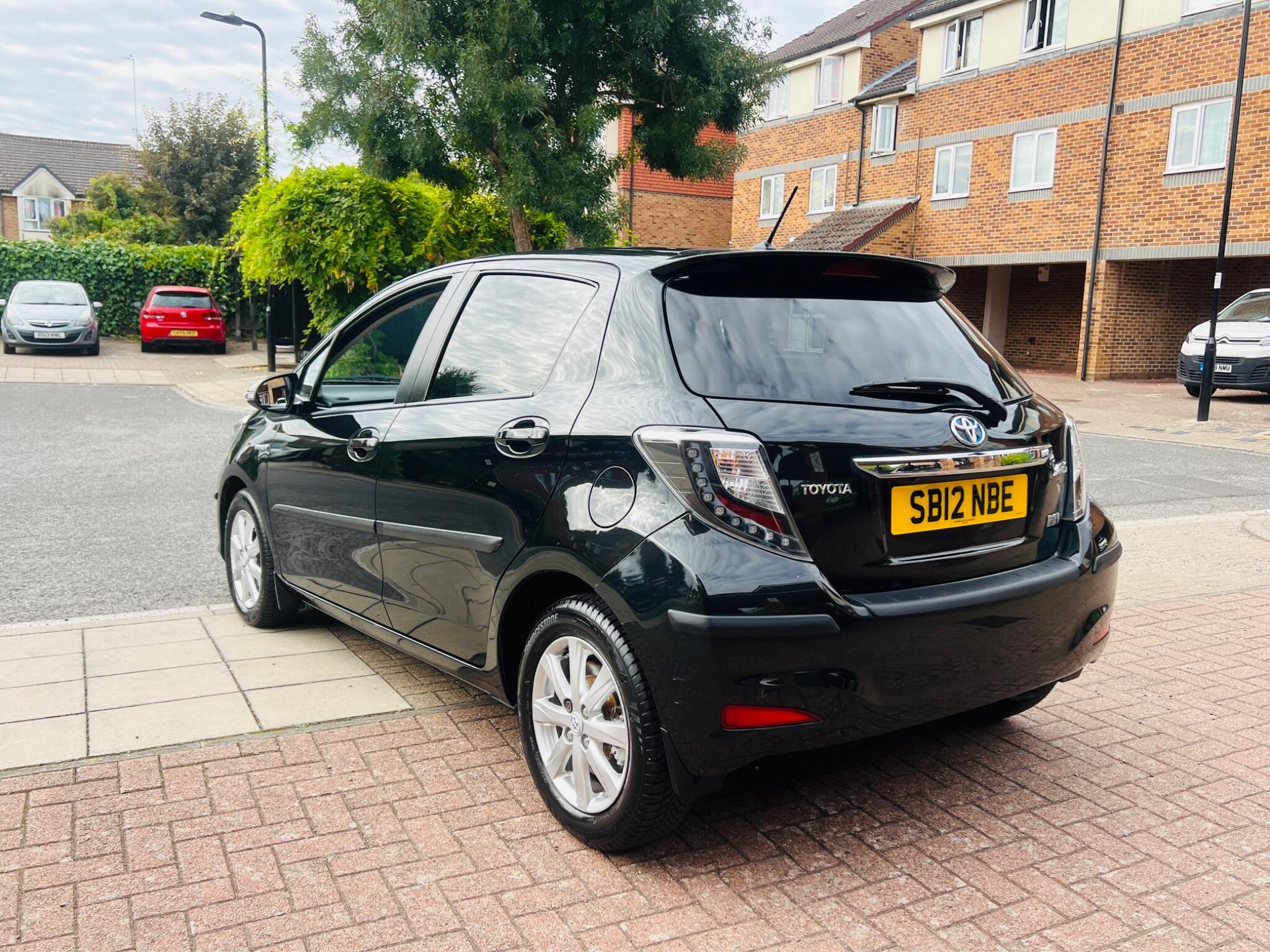 Toyota Yaris view 15