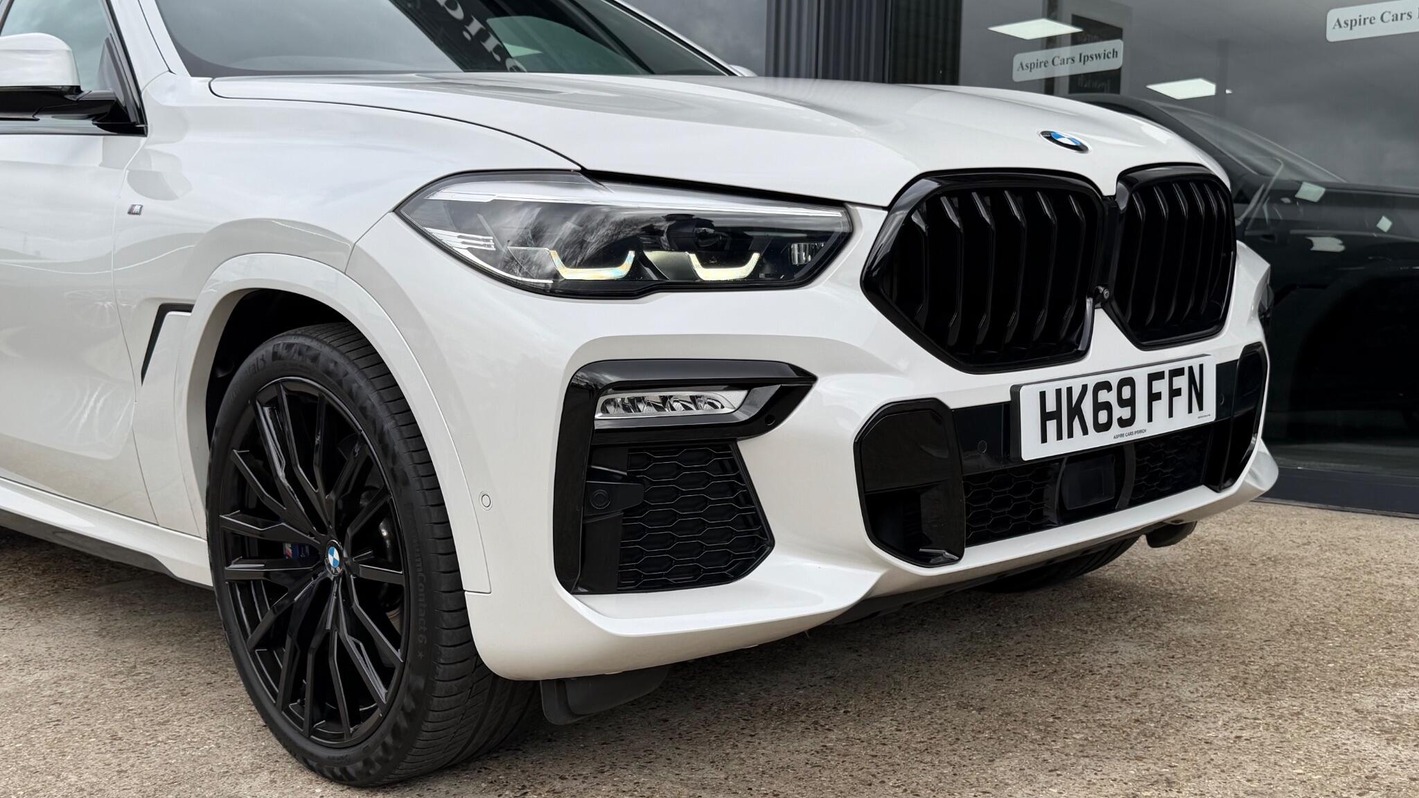 BMW X6 view 19