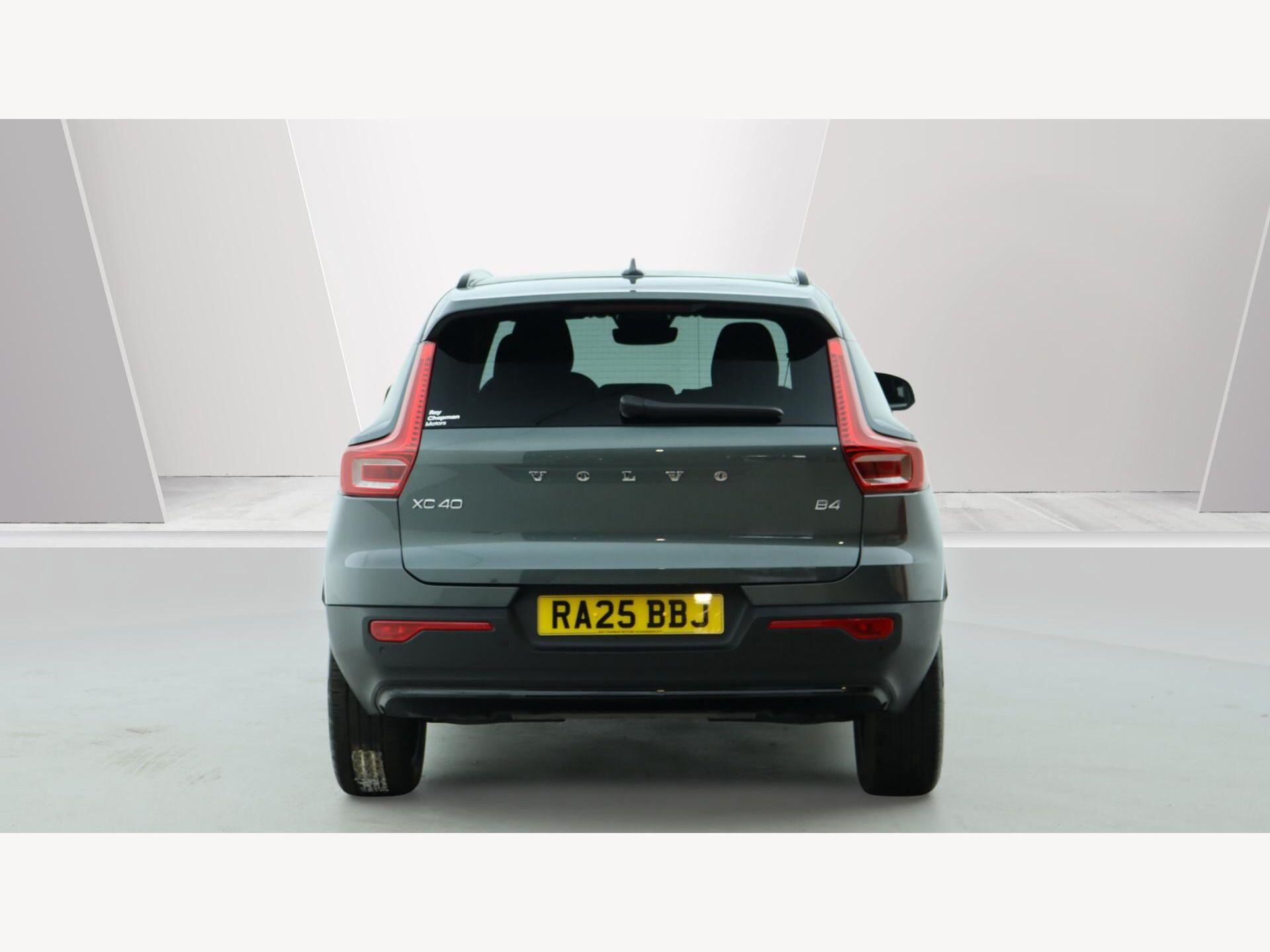 Volvo XC40 view 10