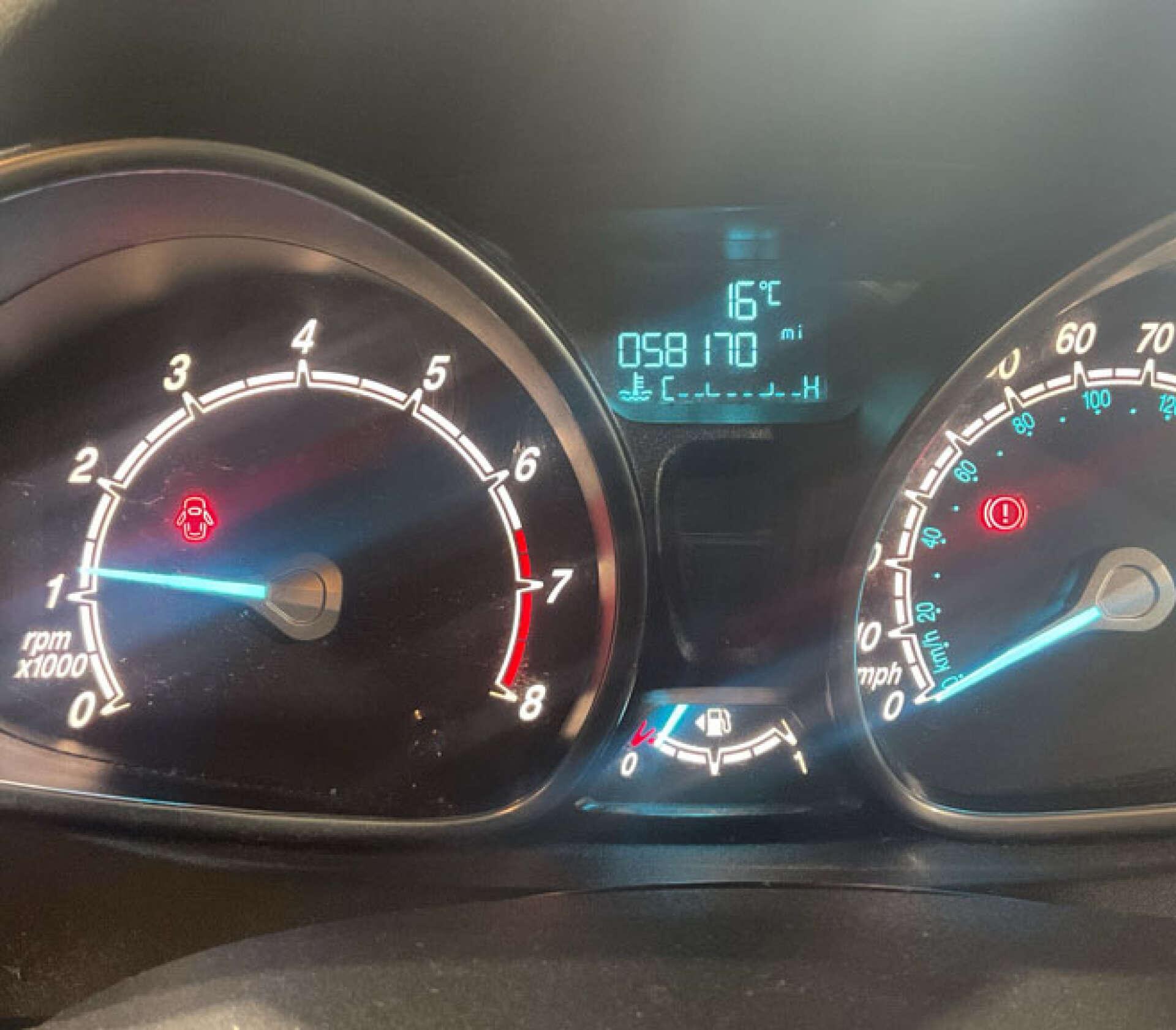 Ford B-Max view 6