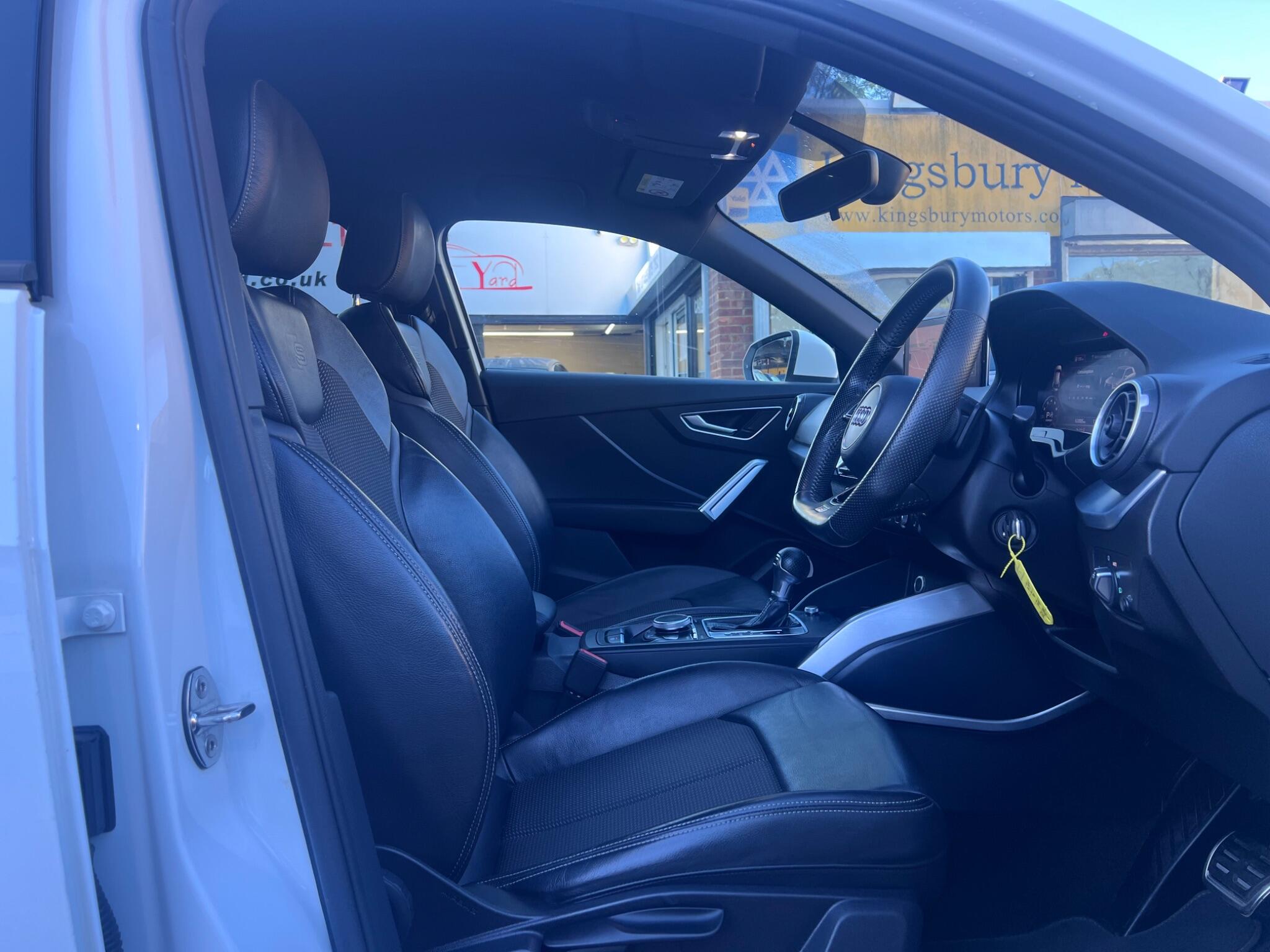 Audi Q2 view 18