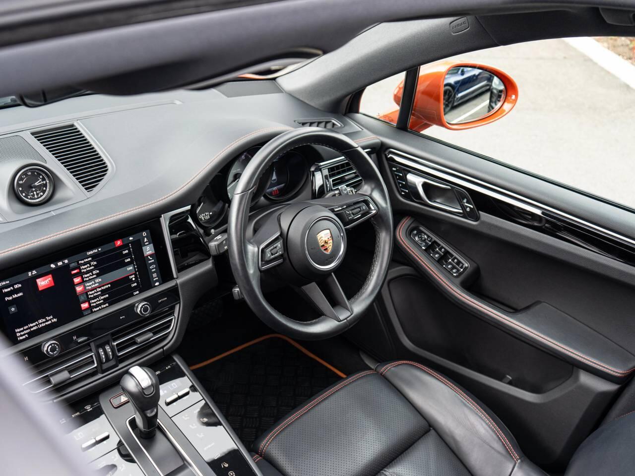 Porsche Macan view 33