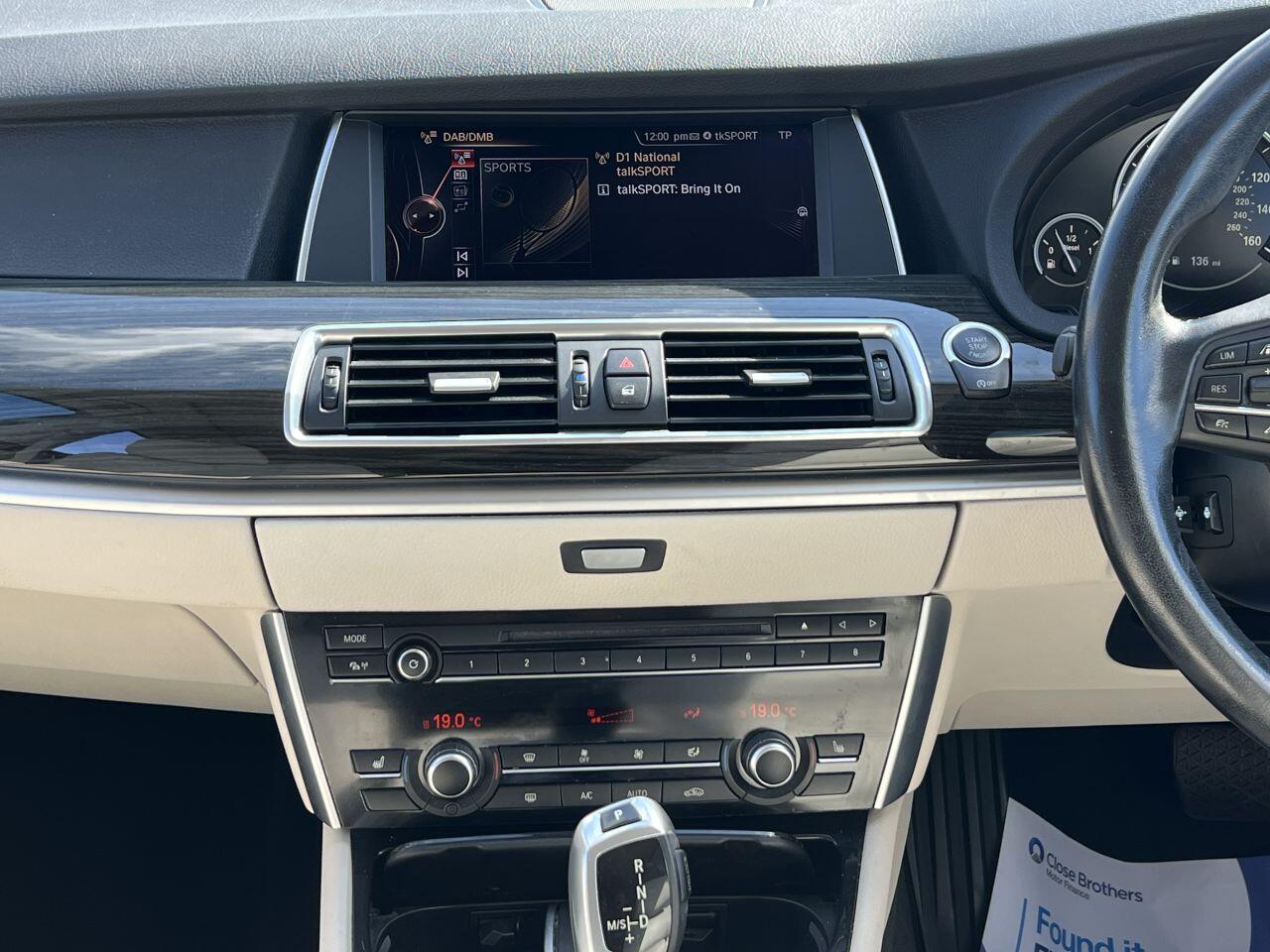 BMW 5 Series view 35