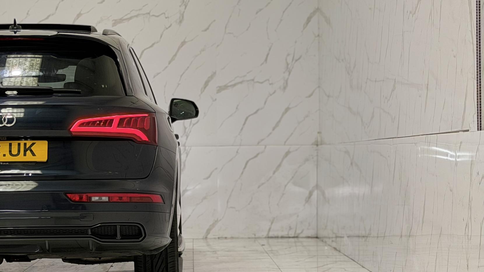 Audi SQ5 view 47