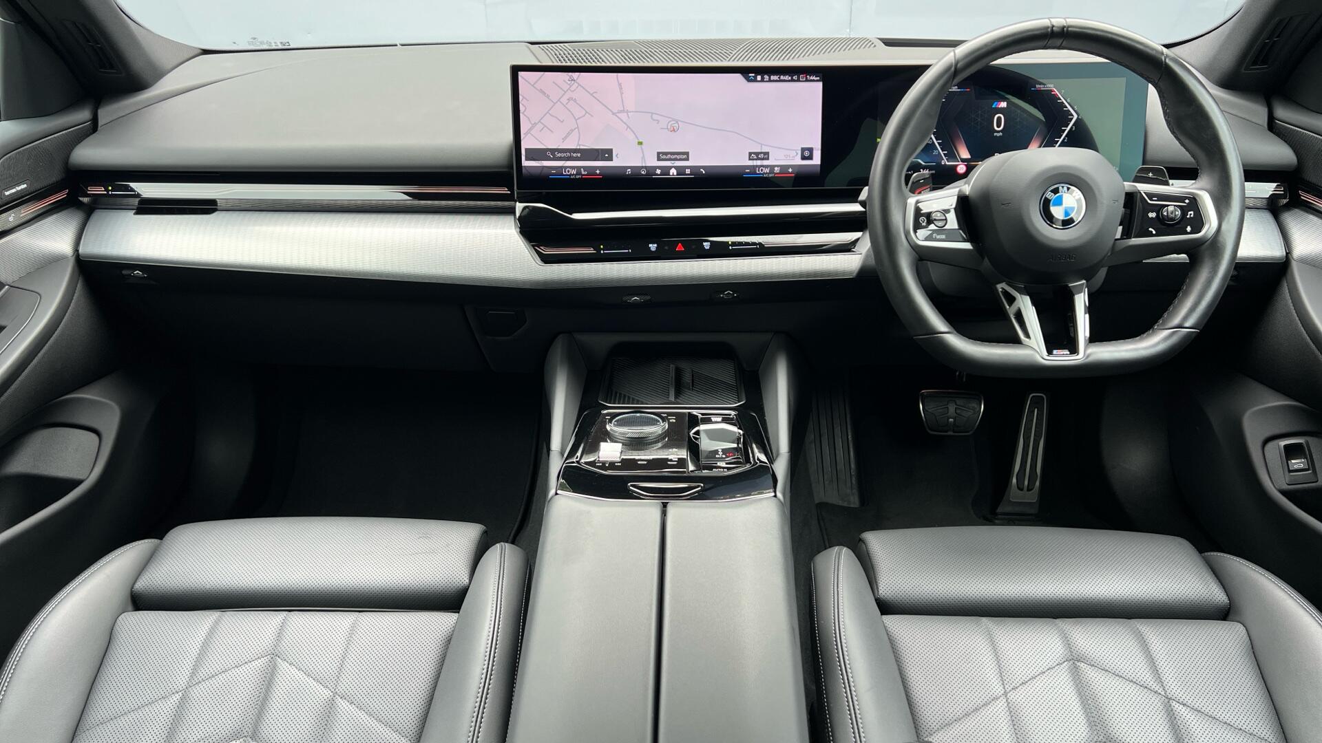 BMW 5 Series view 4