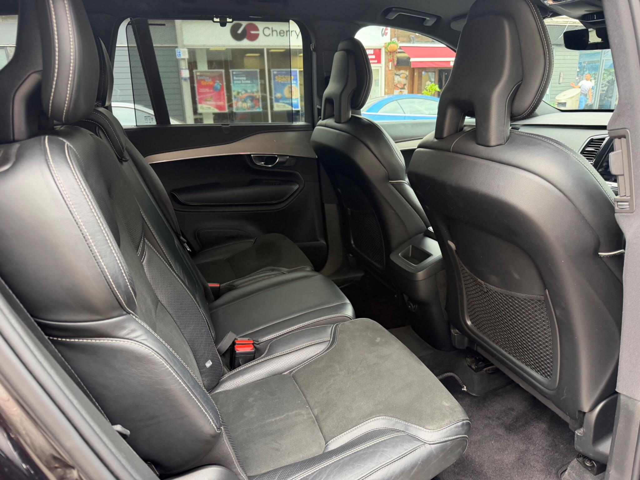Volvo XC90 view 12