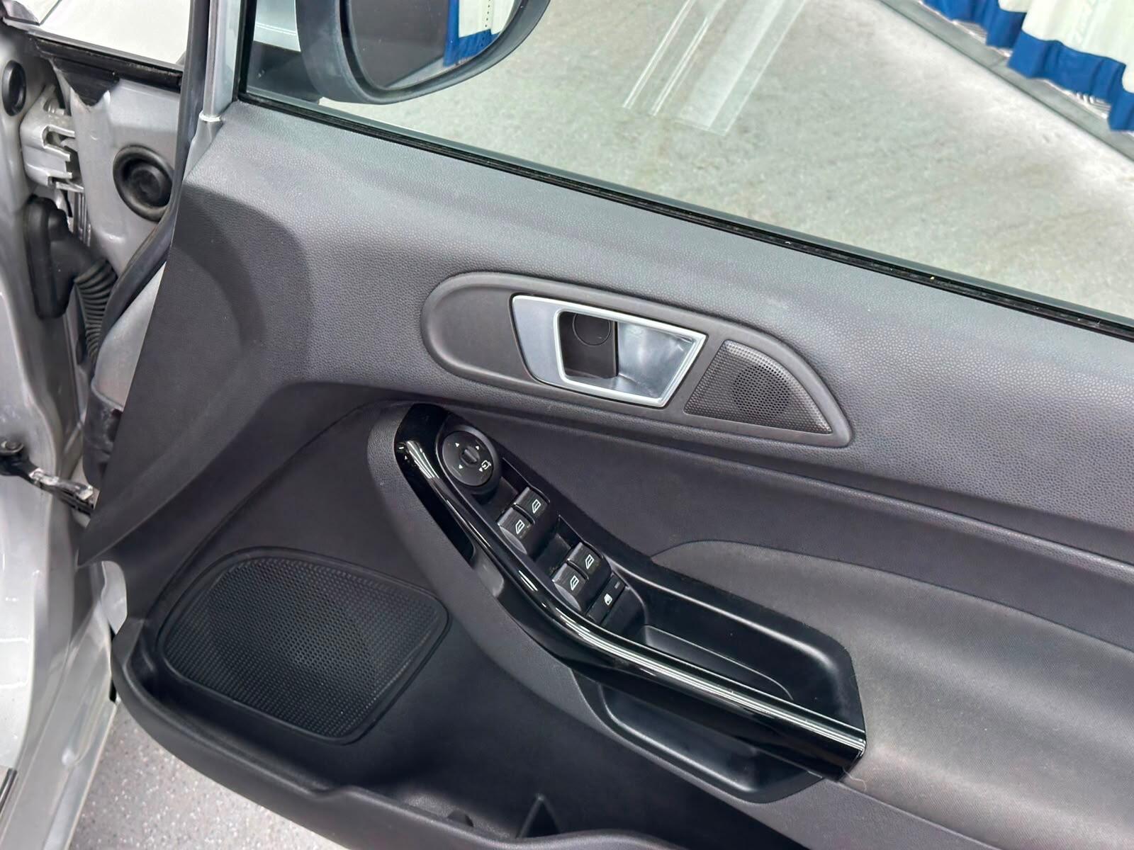 Ford Fiesta view 47