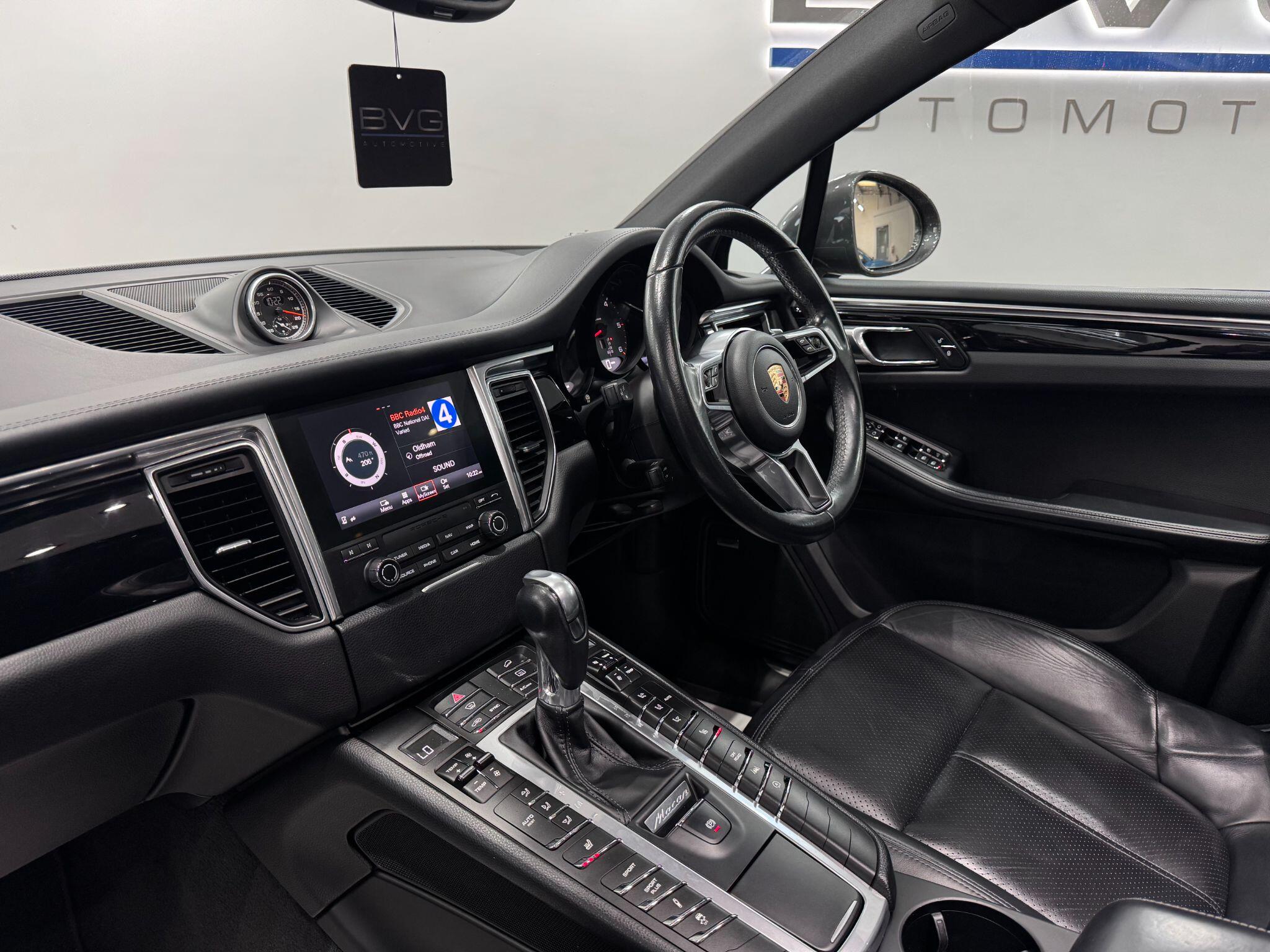 Porsche Macan view 52