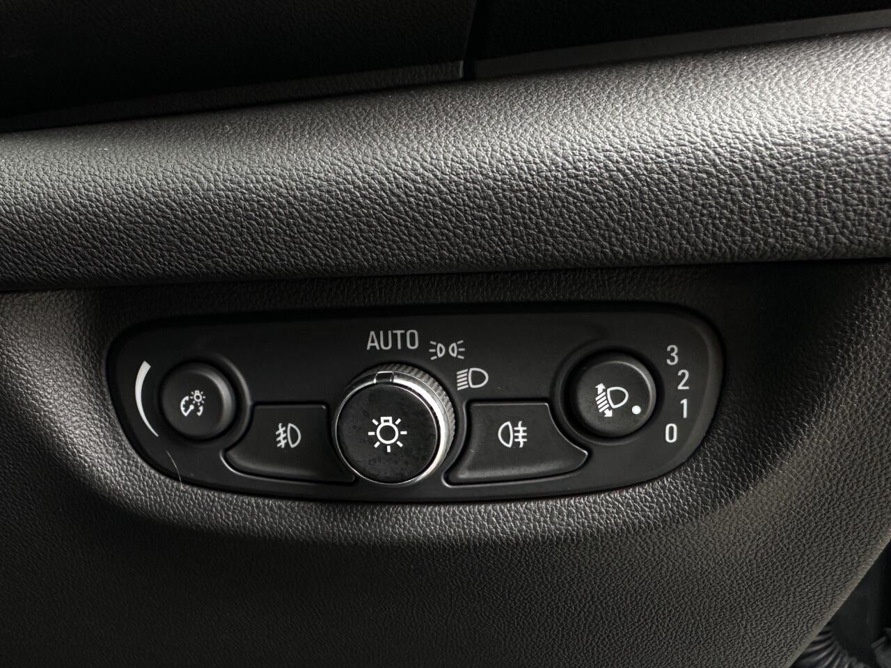 Vauxhall Insignia view 22