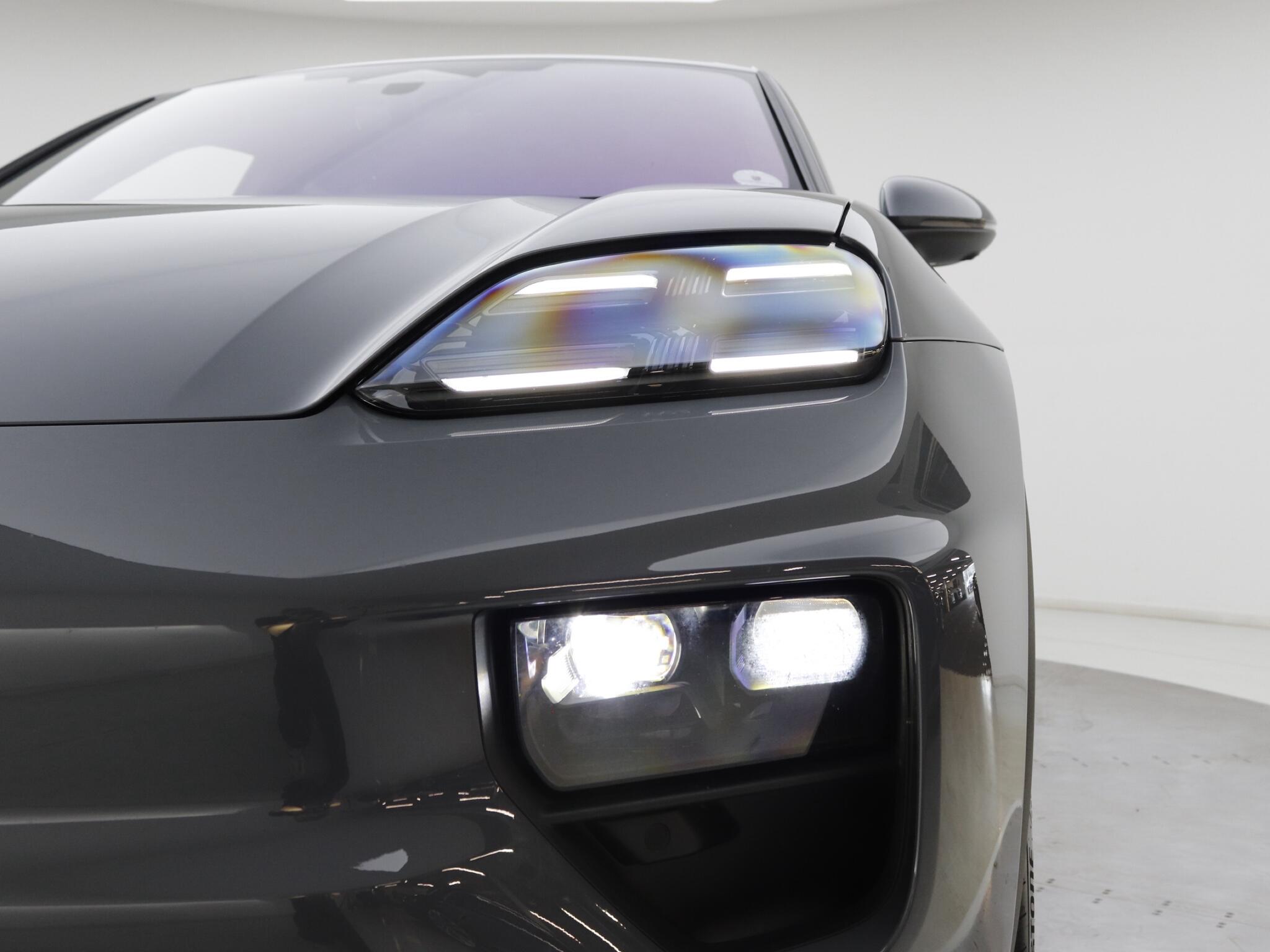 Porsche Macan view 35