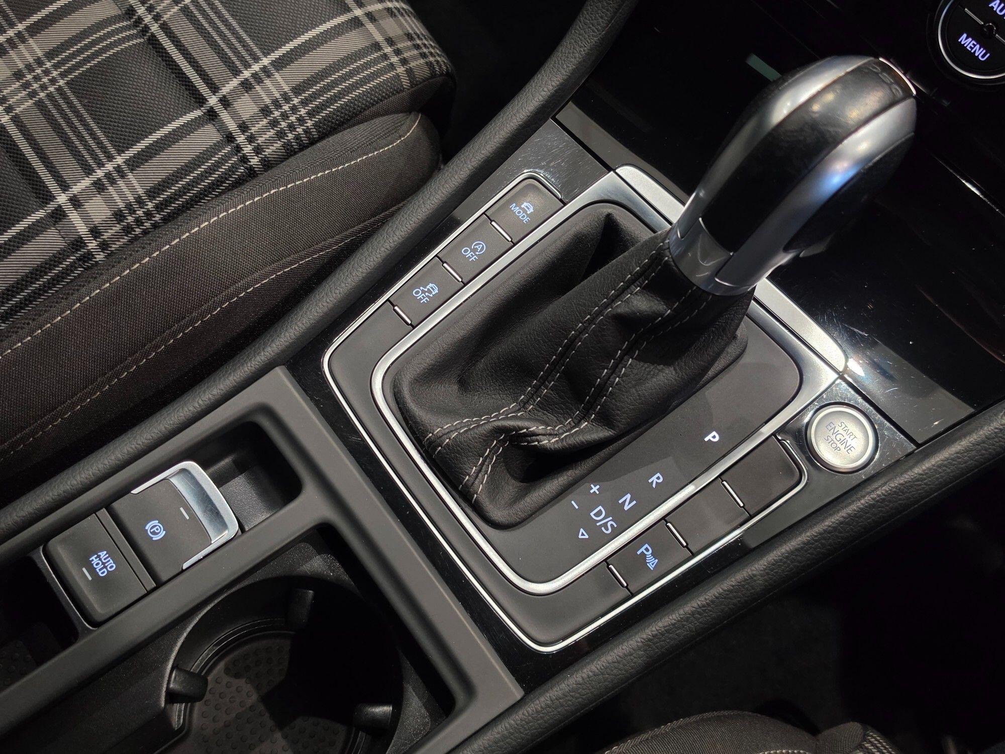 Volkswagen Golf view 21