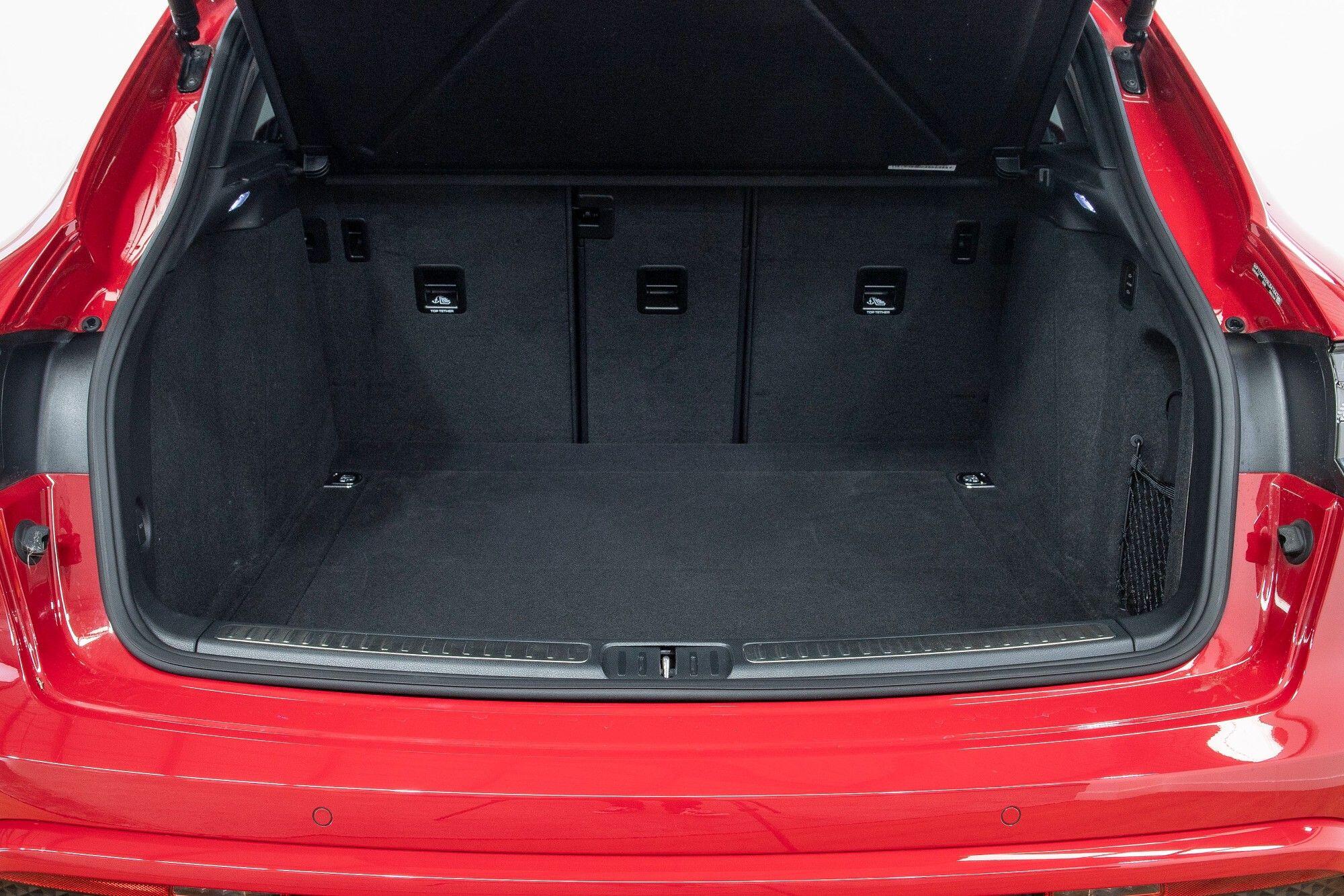 Porsche Macan view 36
